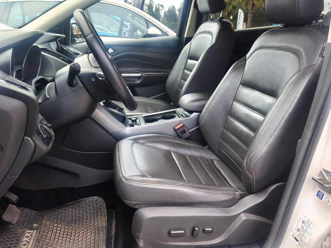 Ford Escape — foto 14 de 15