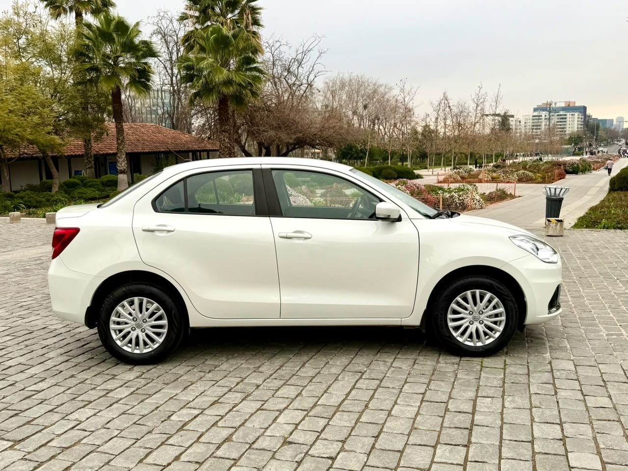 Suzuki Dzire Gl Sport — foto 6 de 20