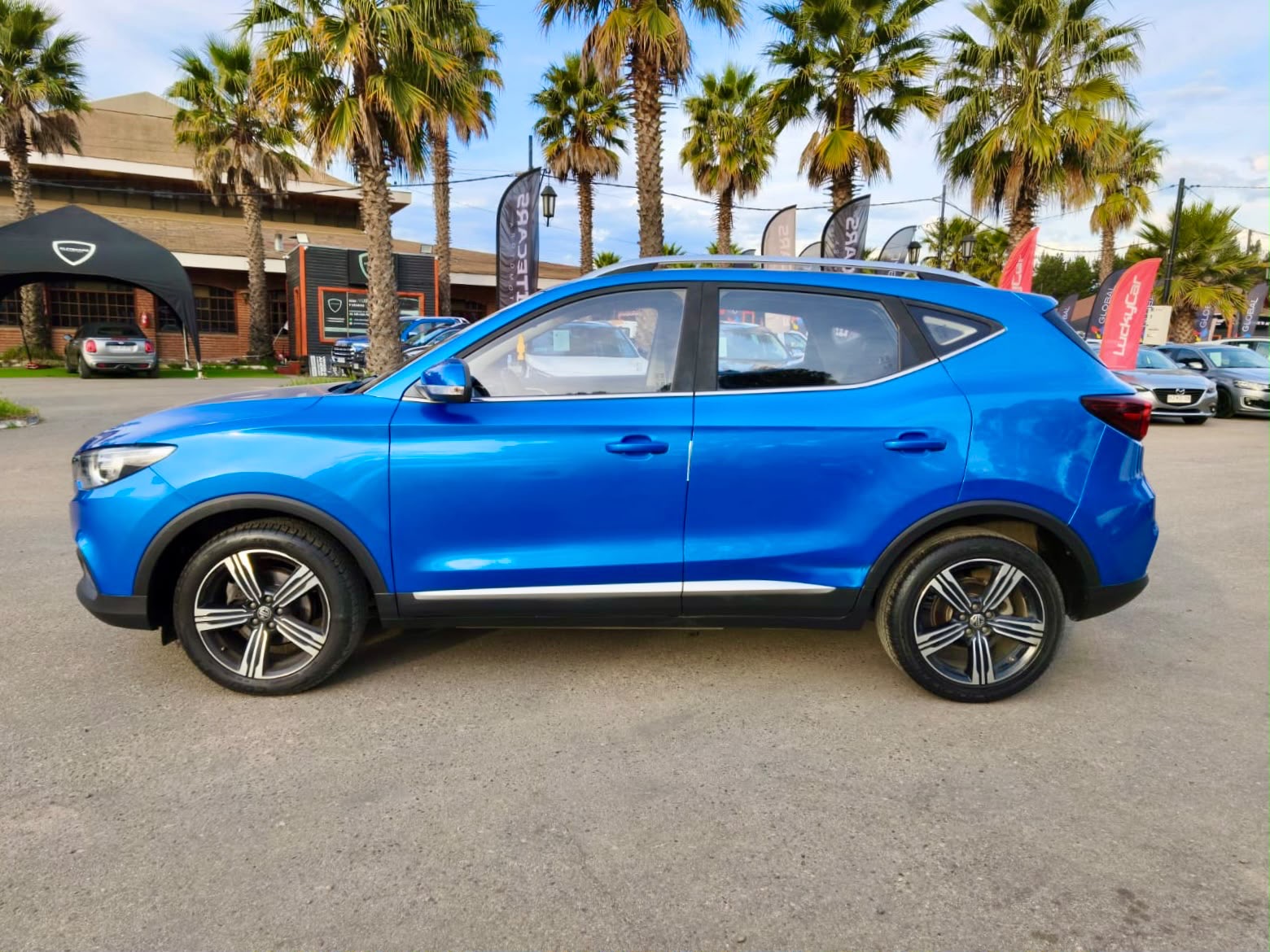 MG Zs Com — foto 5 de 17