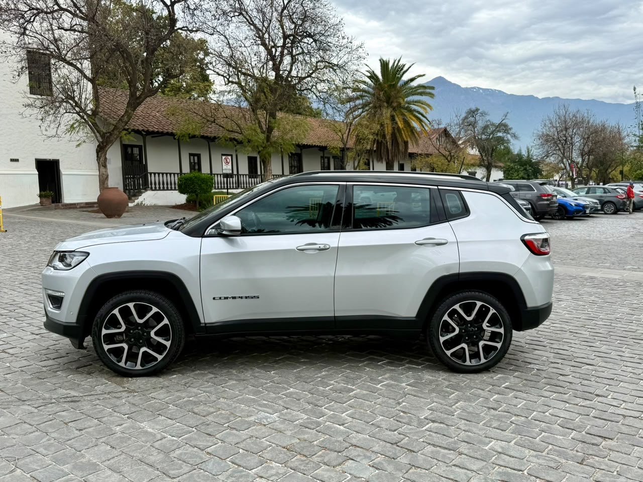 Jeep Compass — foto 5 de 20