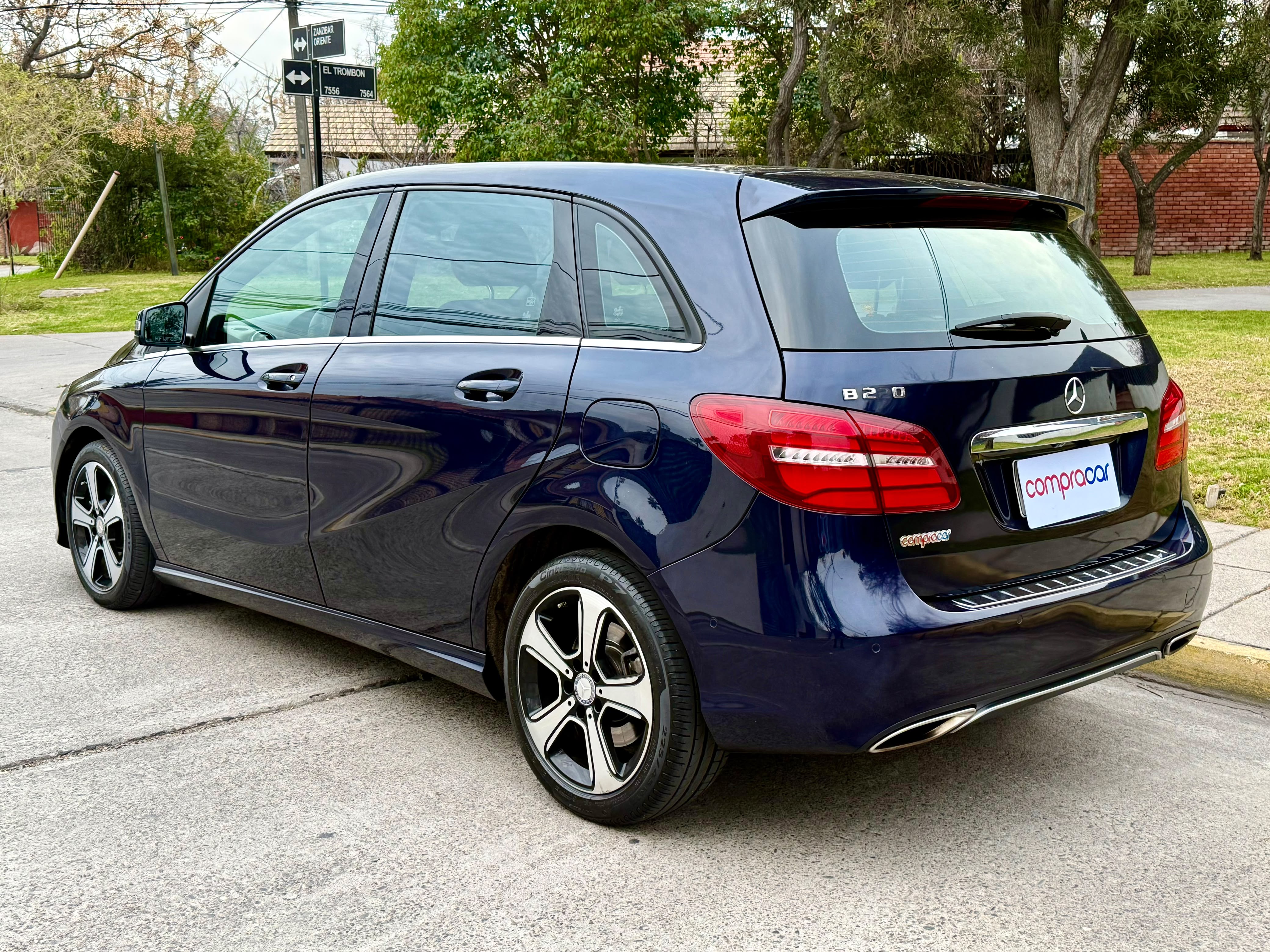 Mercedes-Benz B220 — foto 4 de 20