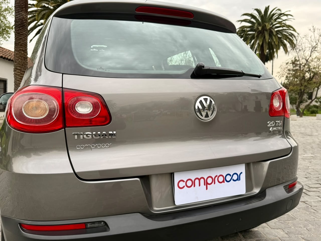 Volkswagen Tiguan — foto 12 de 20