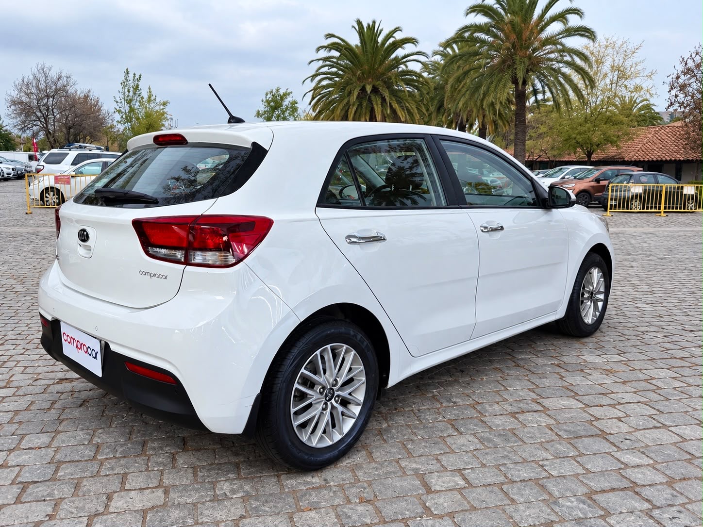 KIA Rio5 — foto 3 de 15