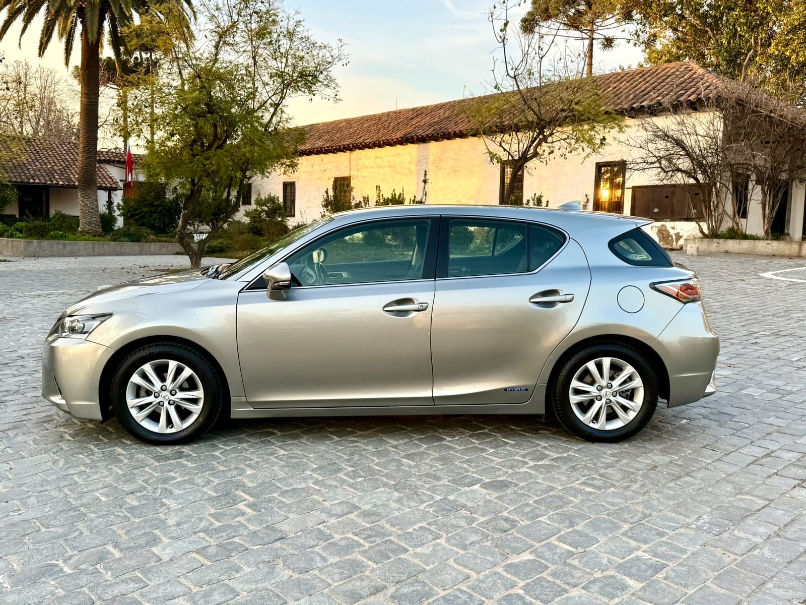 Lexus Ct200H Hb — foto 5 de 20