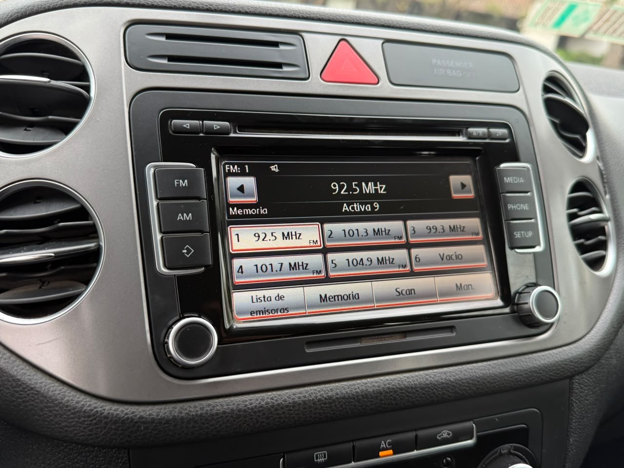 Volkswagen Tiguan — foto 14 de 20