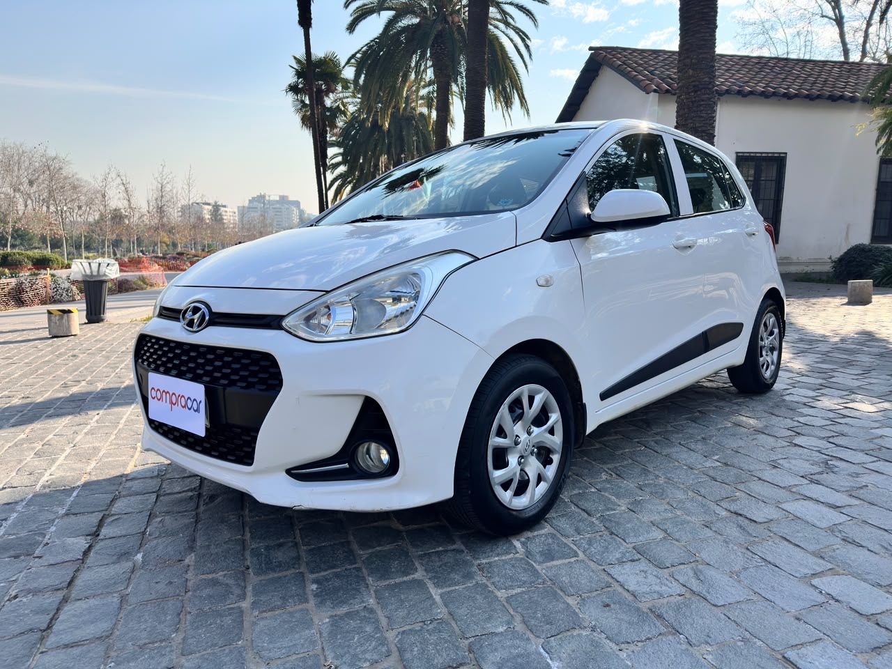 Hyundai Grand I10 — foto 1 de 18