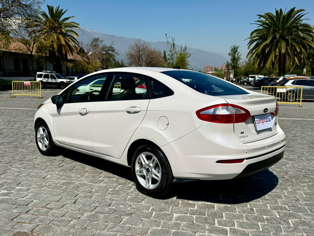 Ford Fiesta — foto 4 de 20