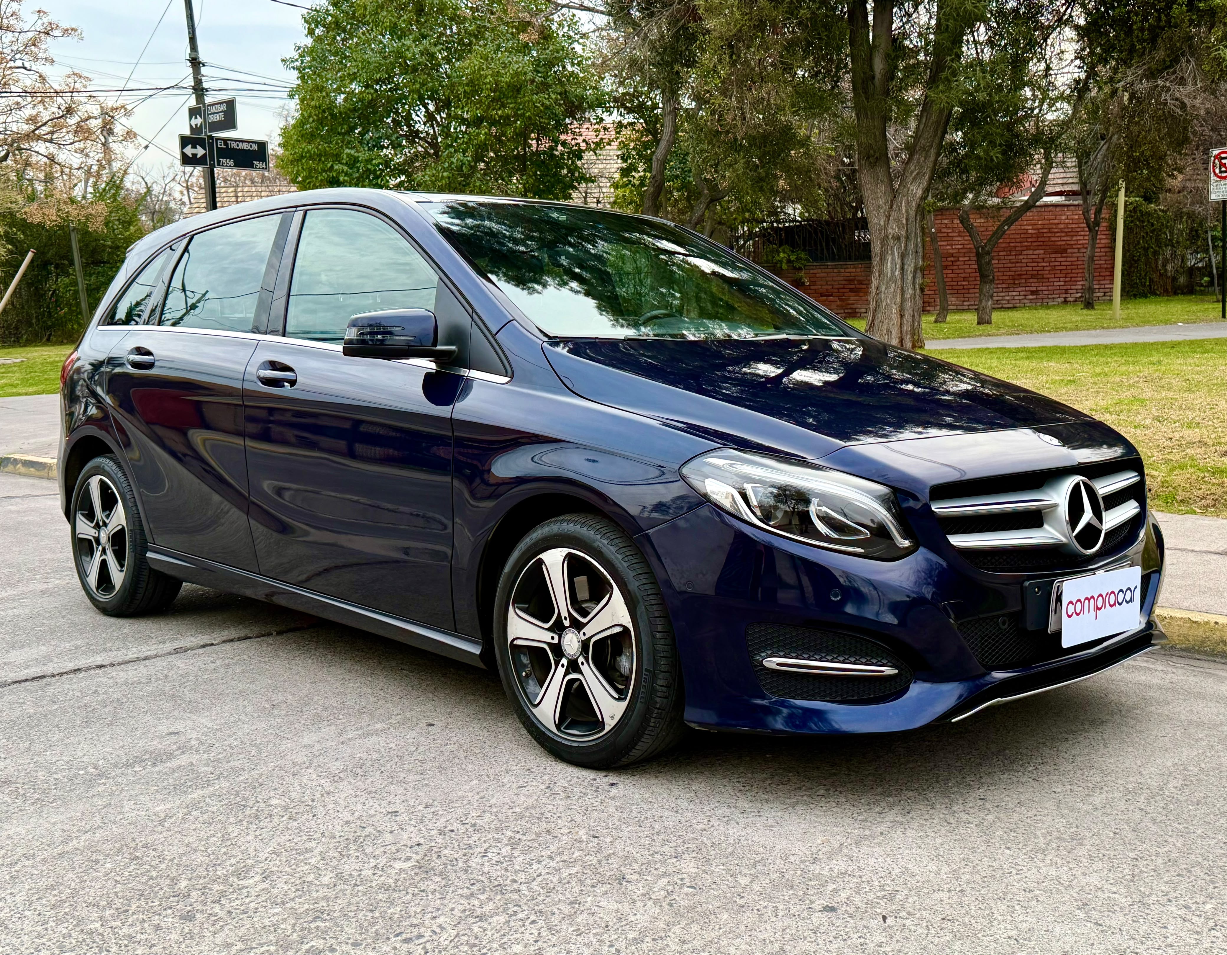 Mercedes-Benz B220 — foto 2 de 20