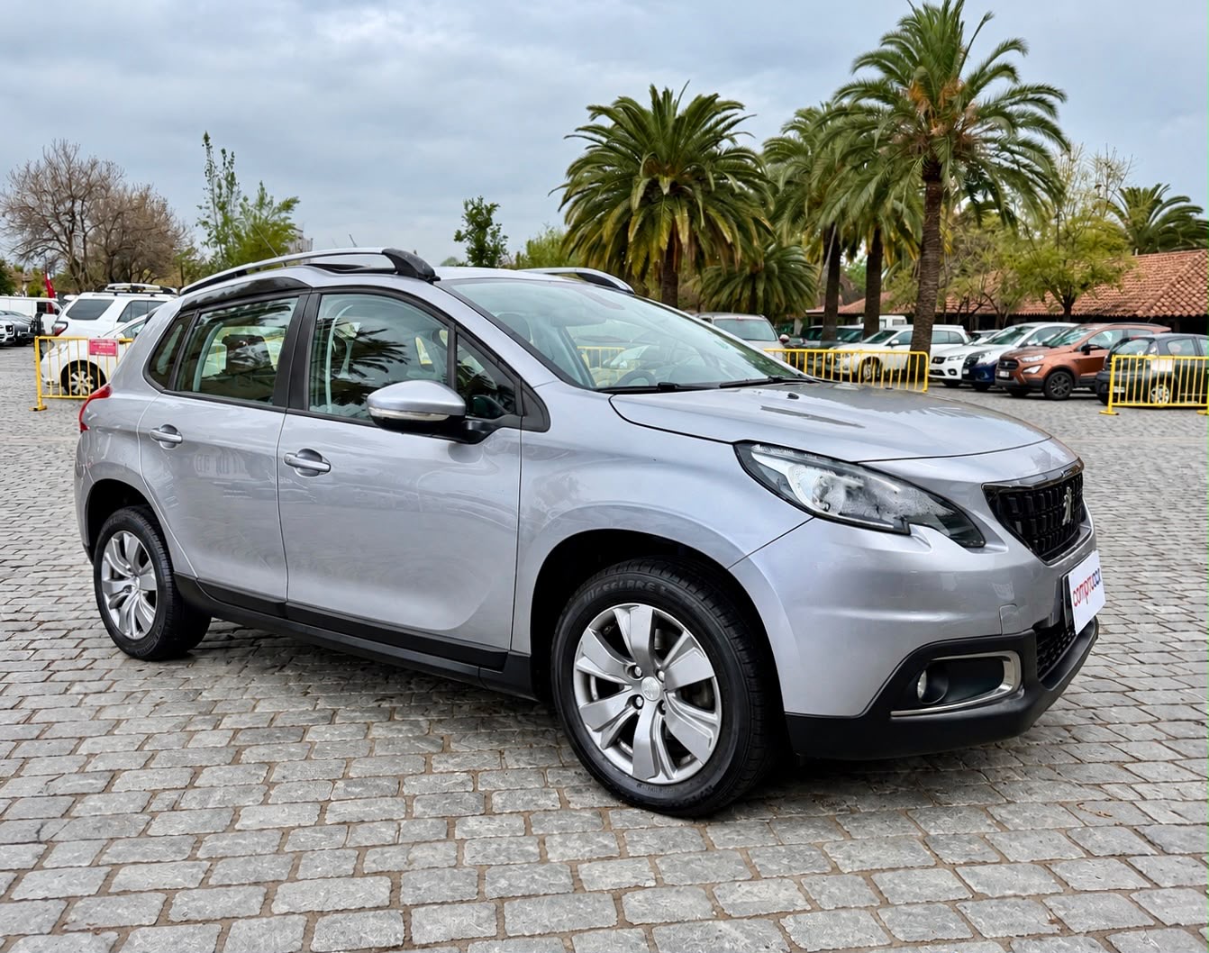Peugeot 2008 Active Blue Hdi — foto 2 de 15