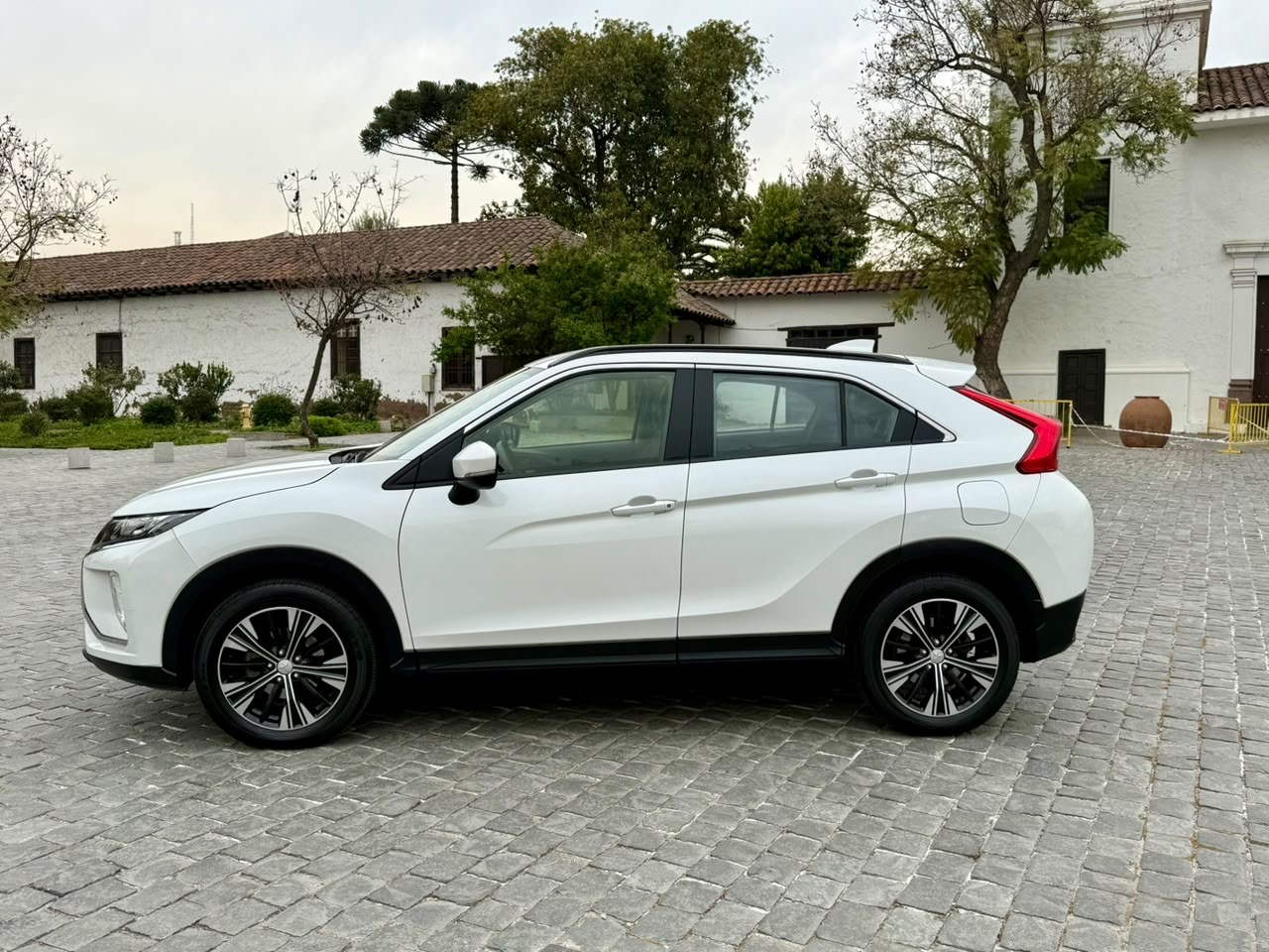 Mitsubishi Eclipse Cross Rx — foto 5 de 20