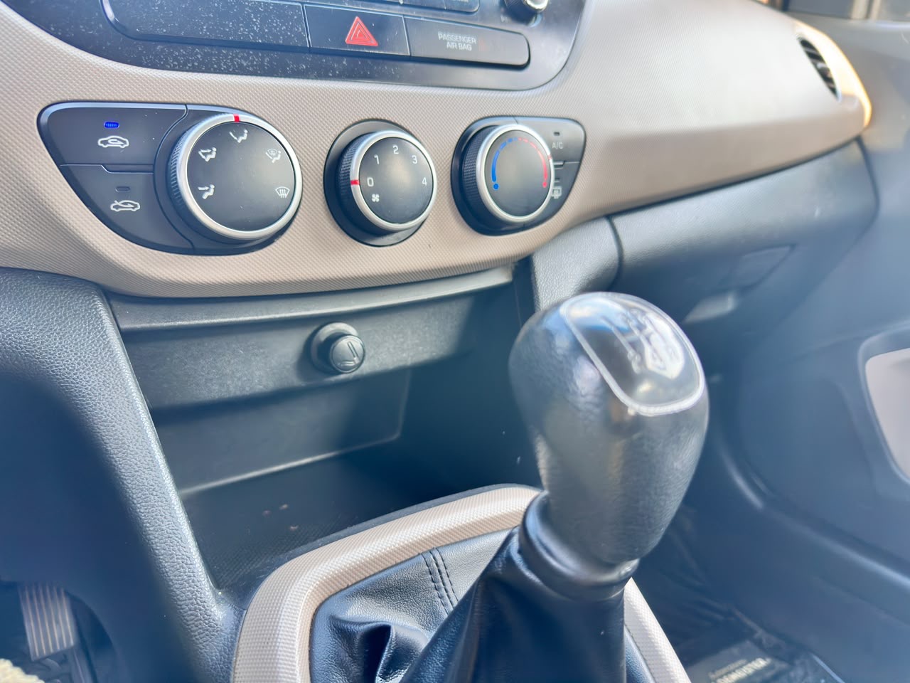 Hyundai Grand I10 — foto 13 de 18