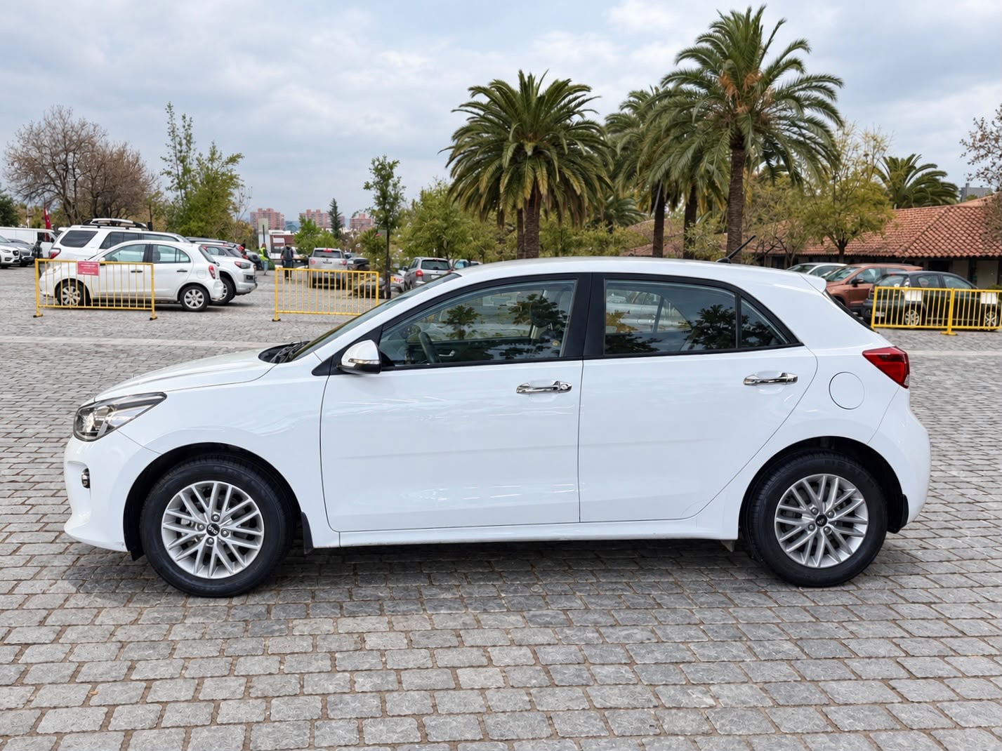 KIA Rio5 — foto 5 de 15