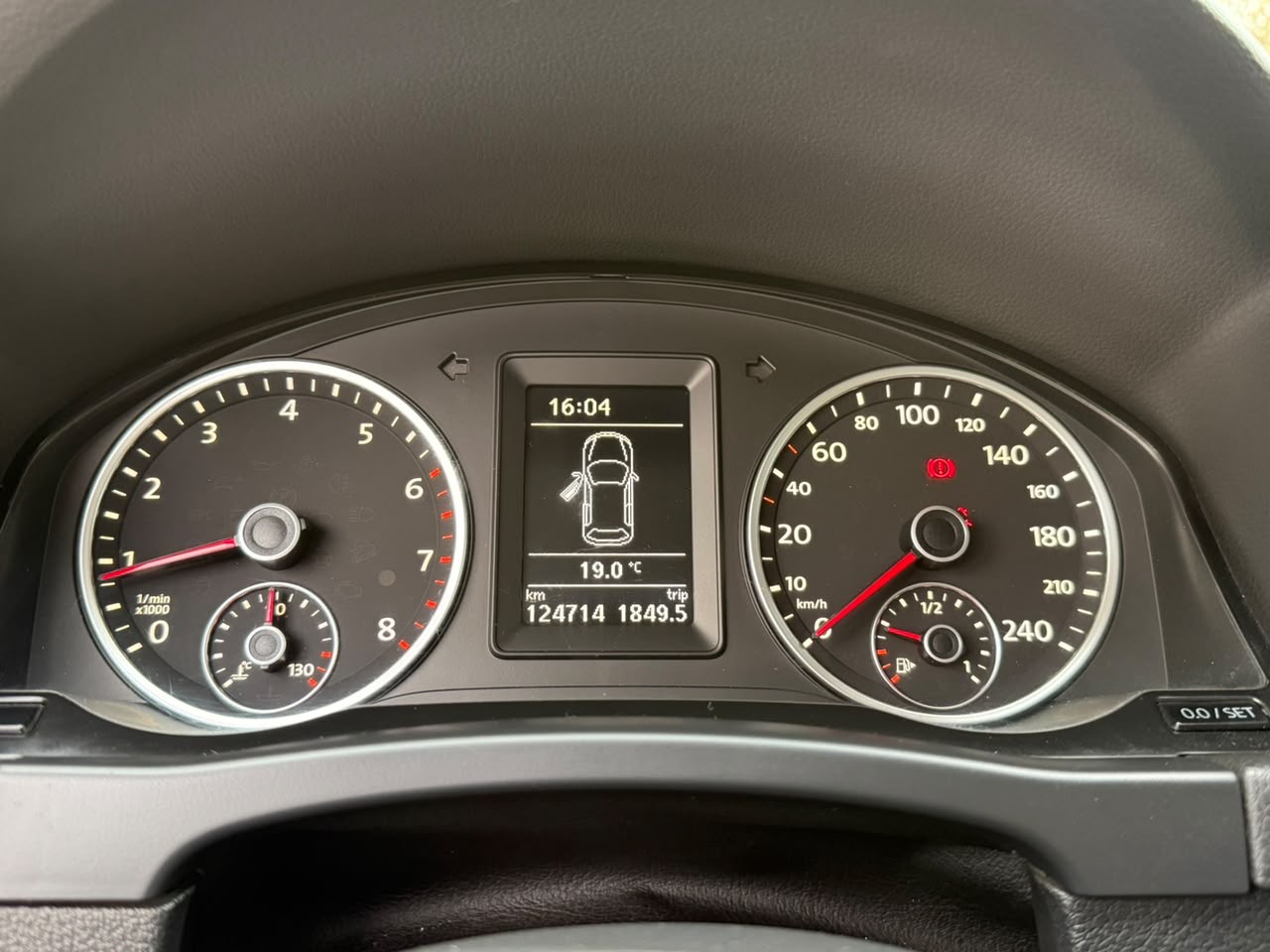 Volkswagen Tiguan — foto 15 de 20