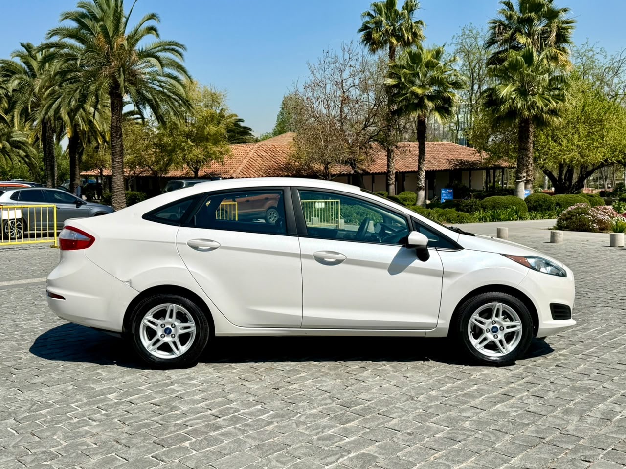 Ford Fiesta — foto 6 de 20