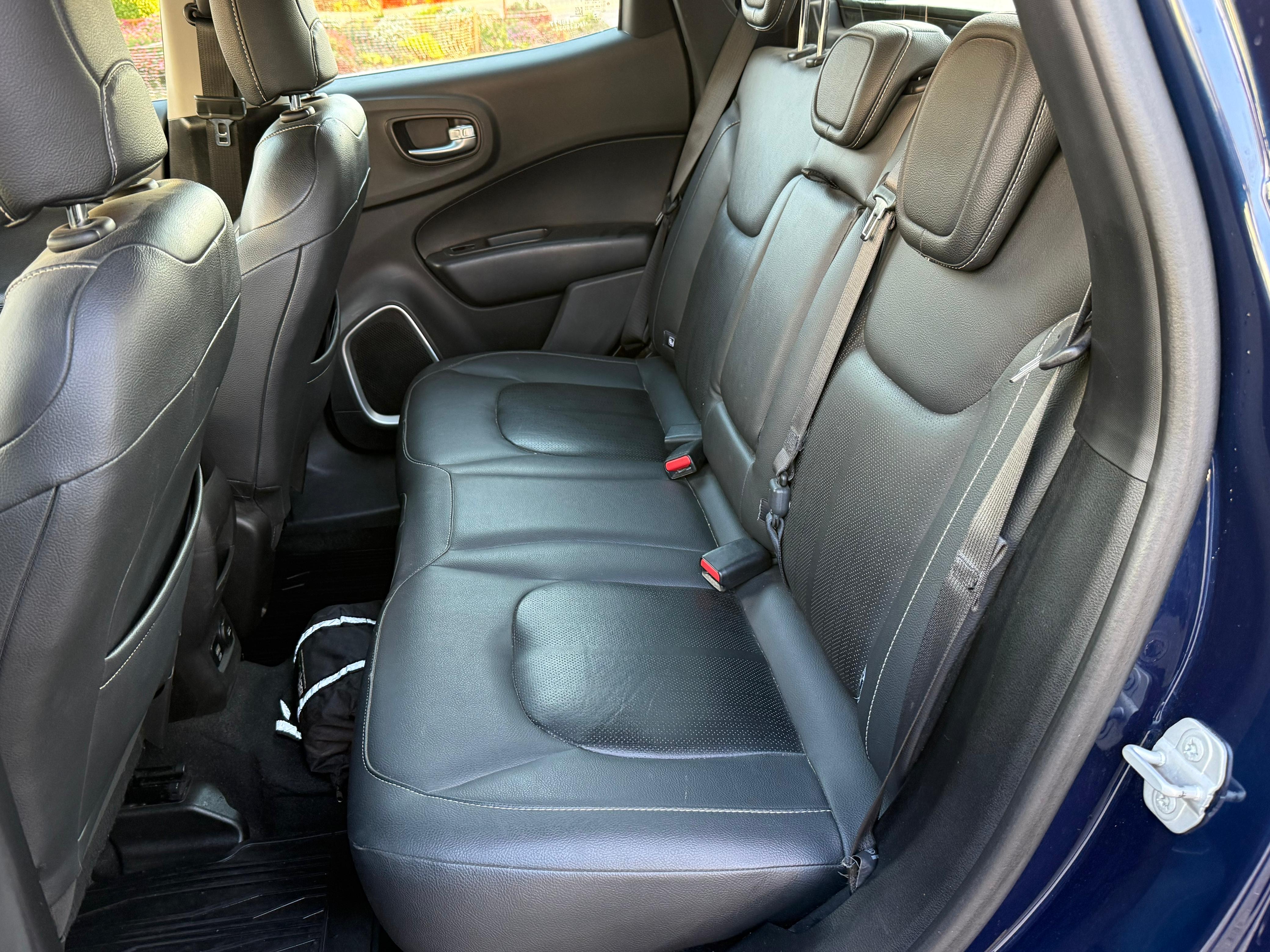 RAM 1000 Big Horn 1.8 At Dcab — foto 21 de 21