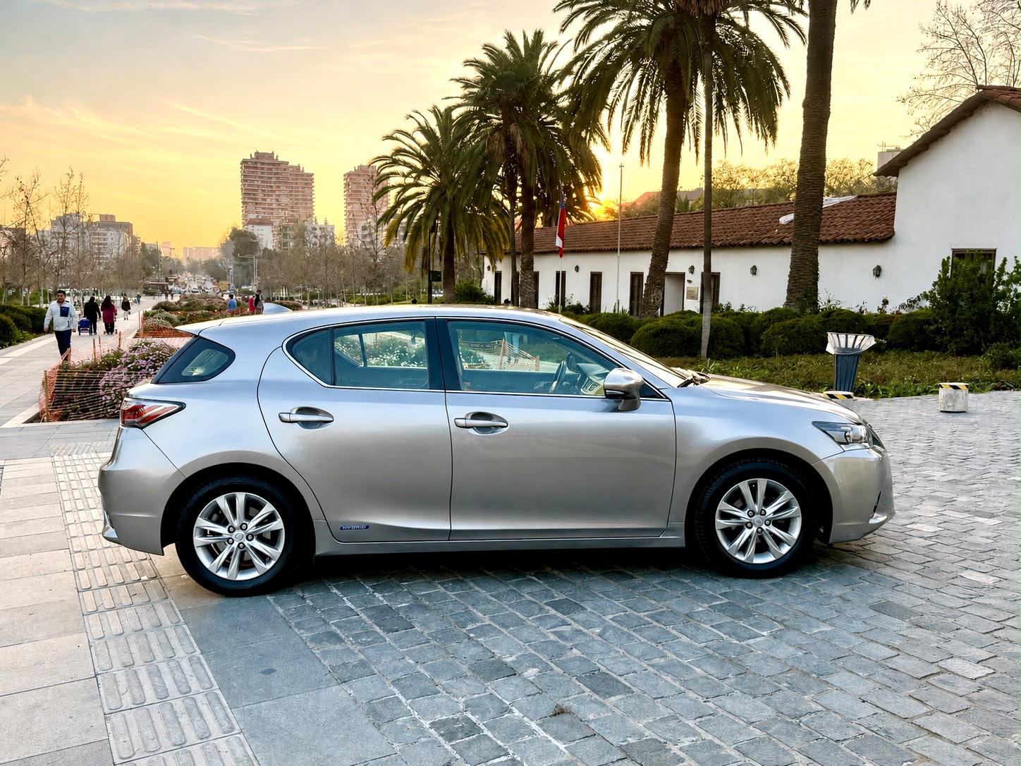 Lexus Ct200H Hb — foto 6 de 20