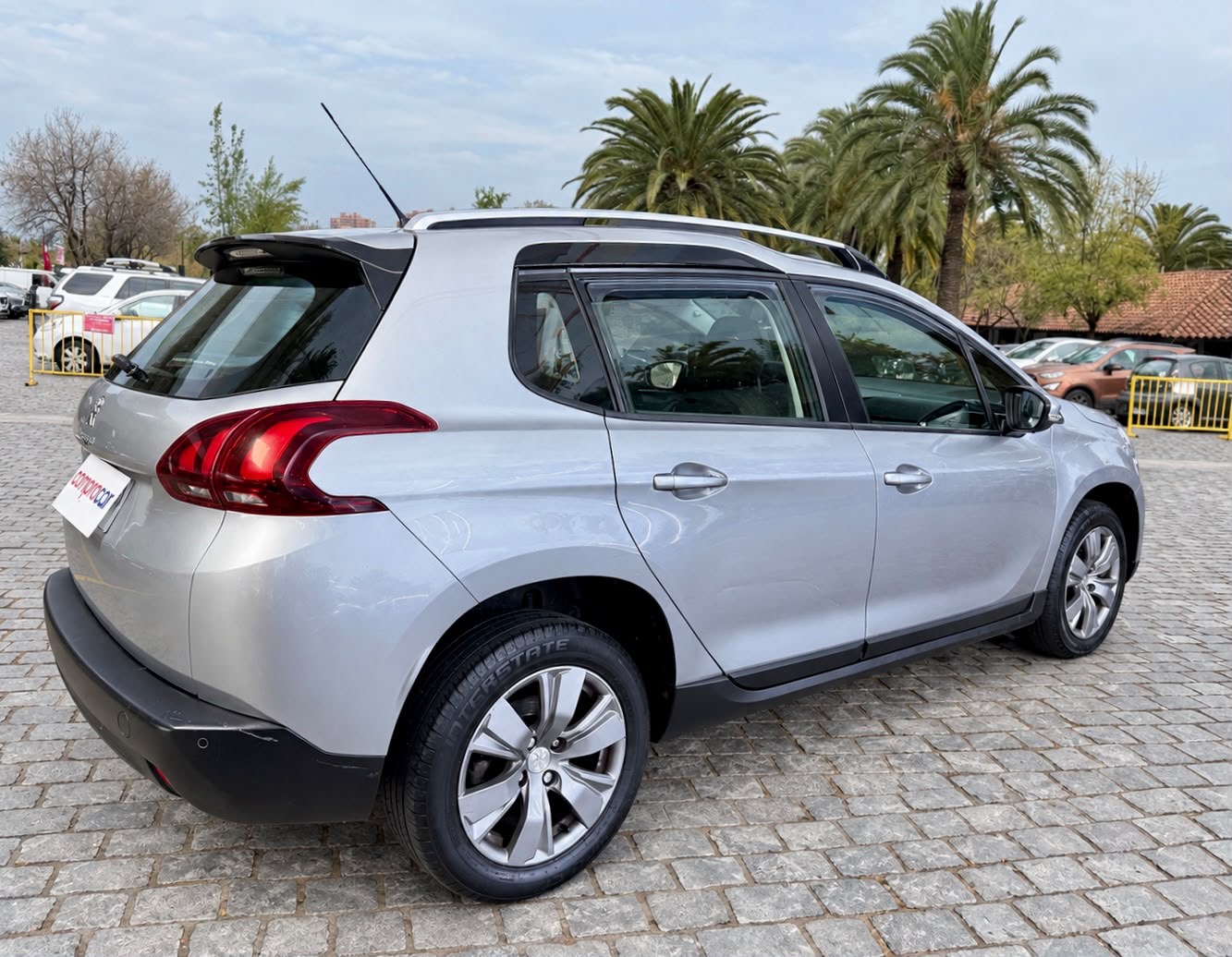 Peugeot 2008 Active Blue Hdi — foto 3 de 15