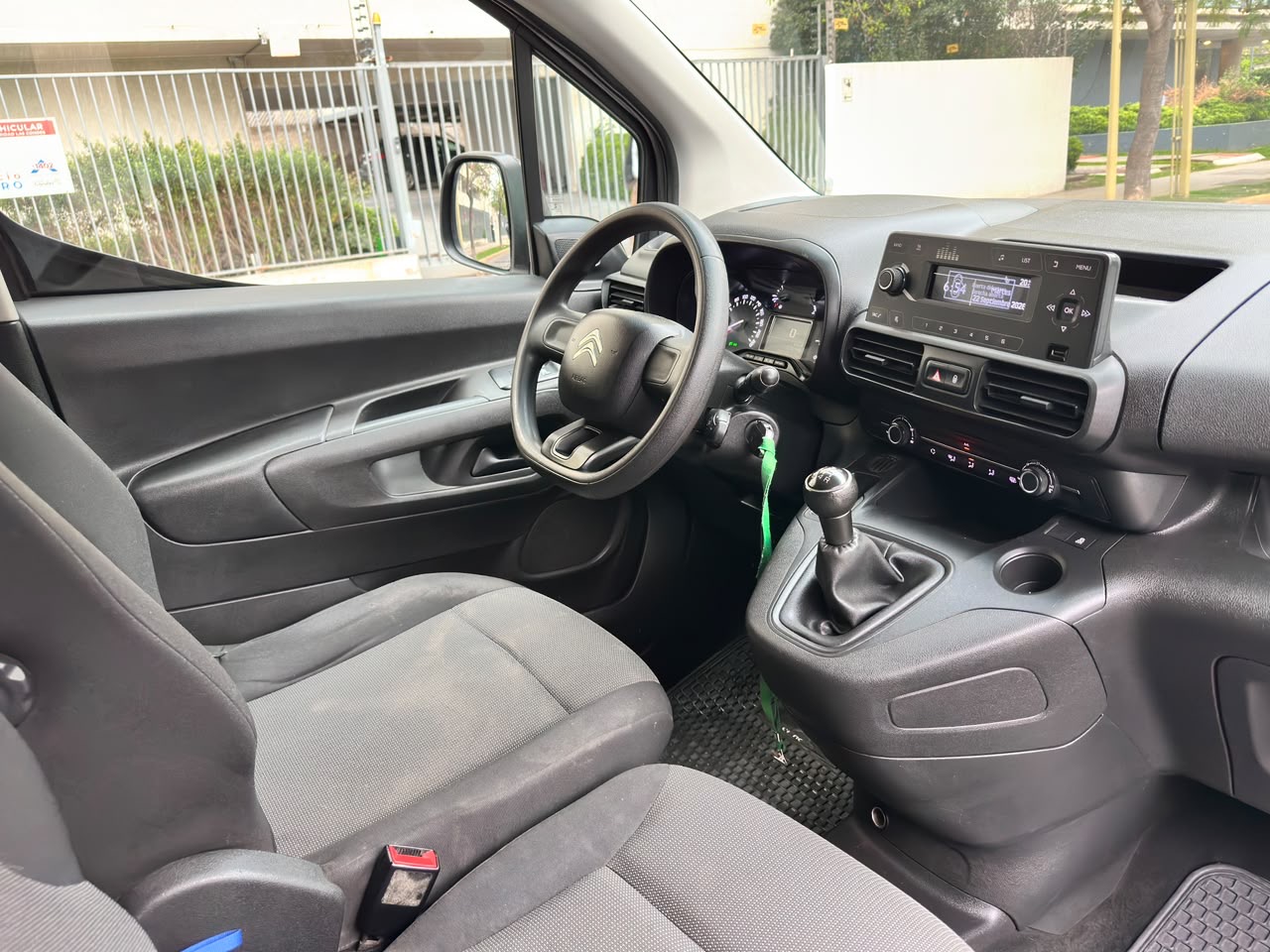 Citroën Berlingo K9 — foto 10 de 15
