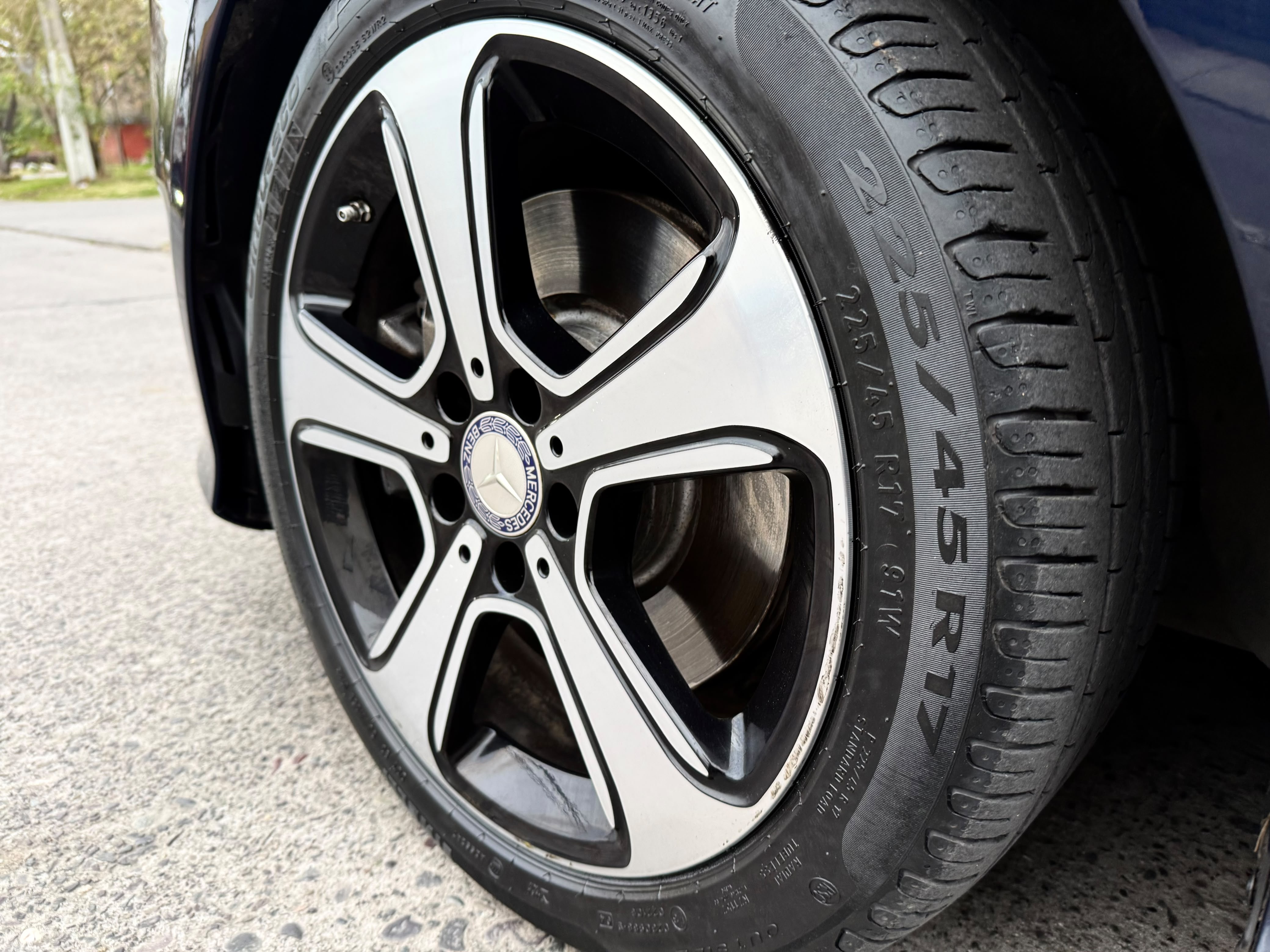 Mercedes-Benz B220 — foto 9 de 20