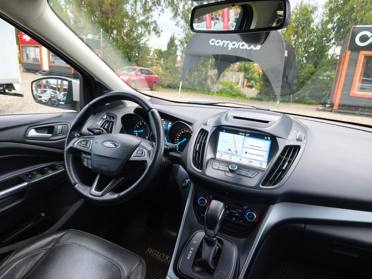 Ford Escape — foto 12 de 15