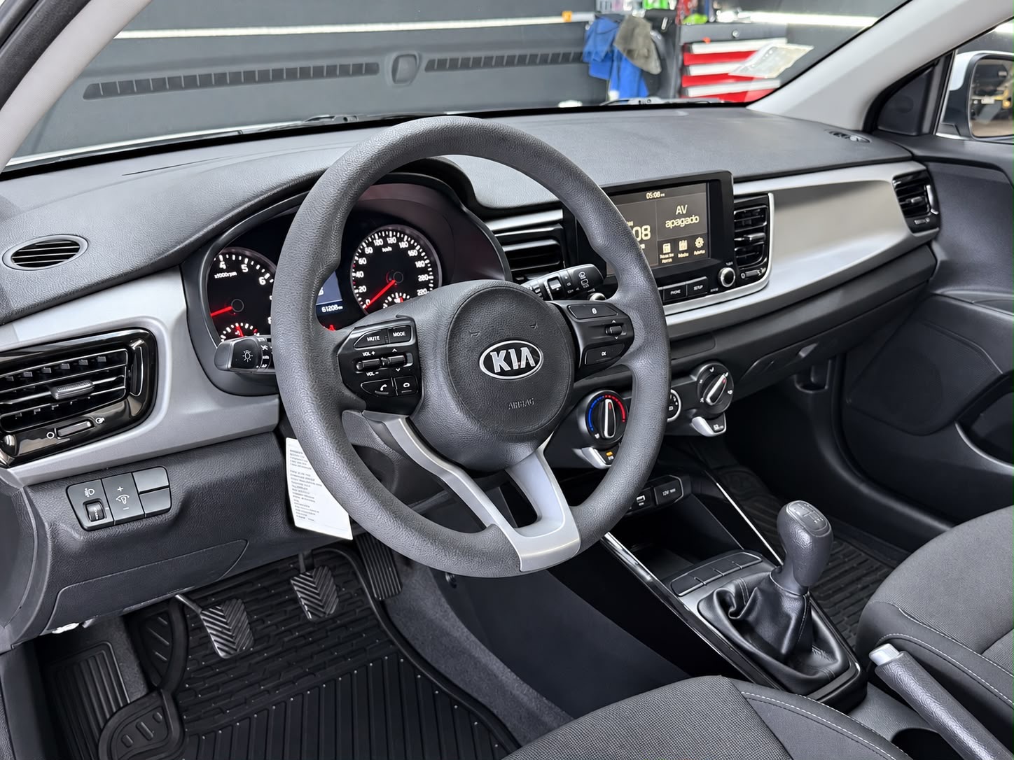 KIA Rio5 — foto 14 de 15