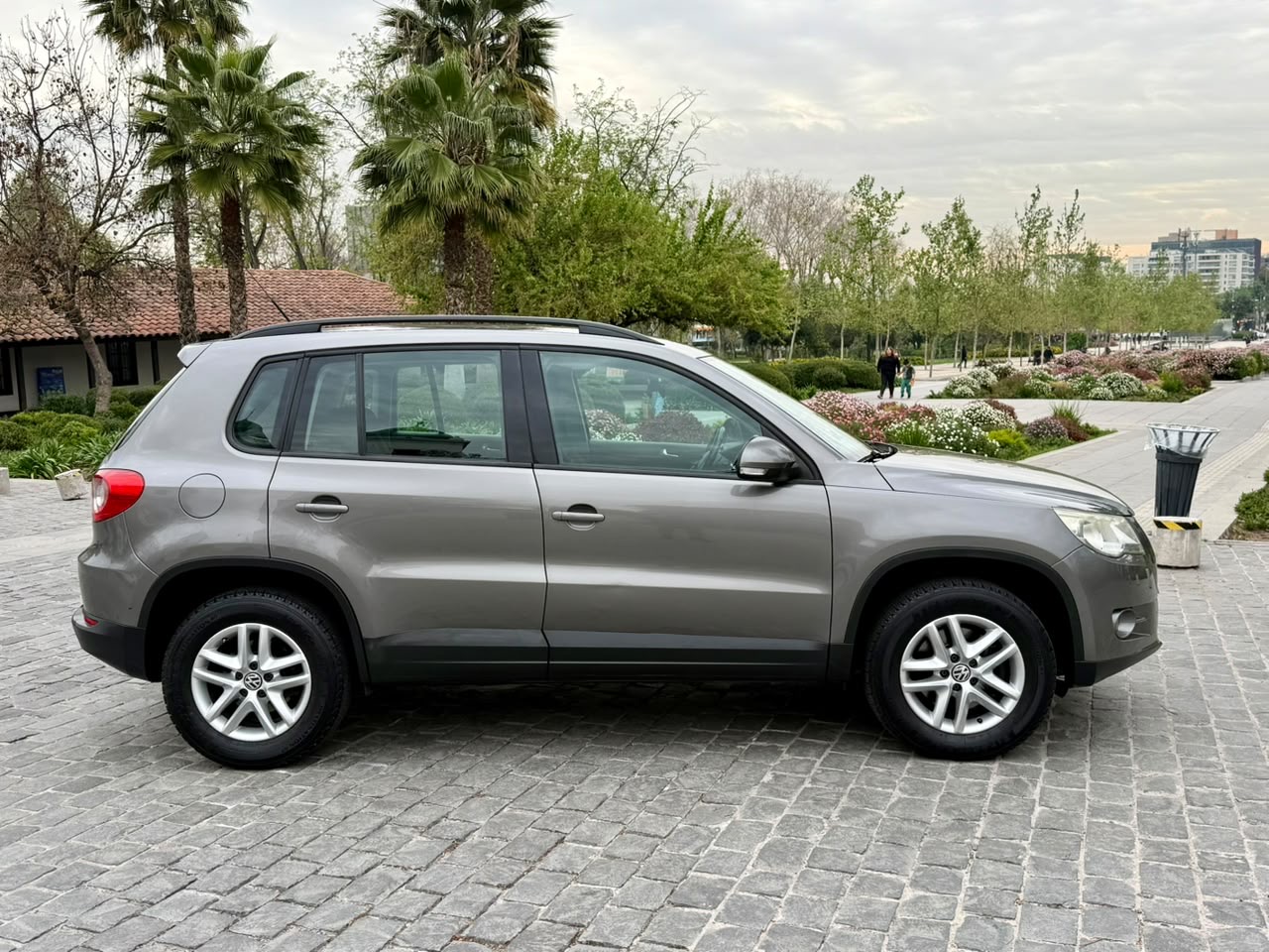 Volkswagen Tiguan — foto 6 de 20