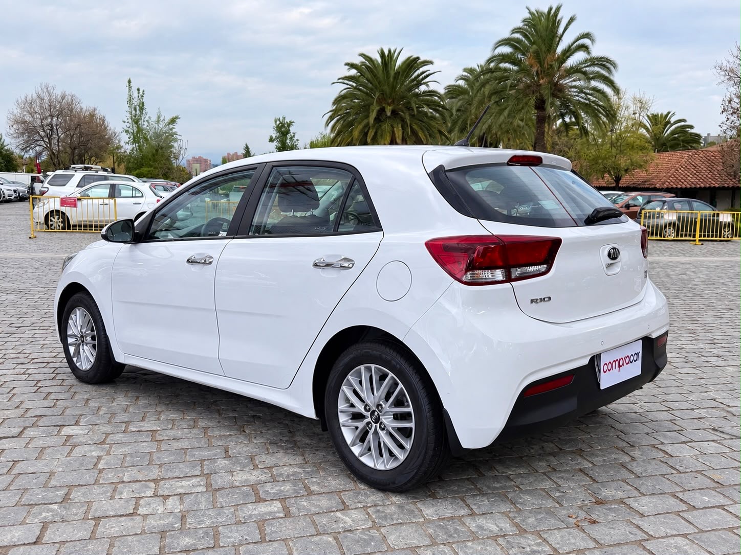 KIA Rio5 — foto 4 de 15