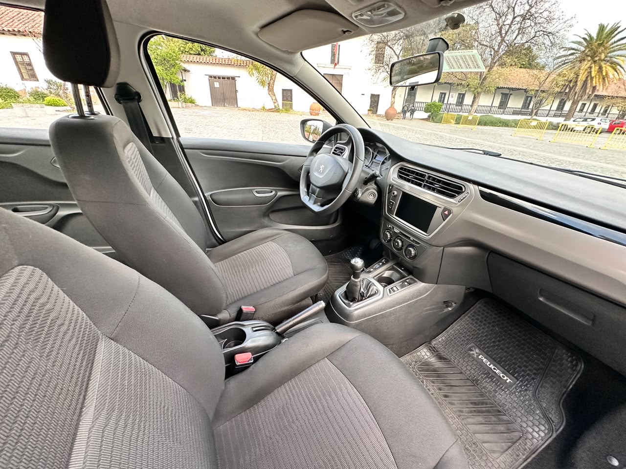 Peugeot 301 Active Hdi — foto 15 de 18