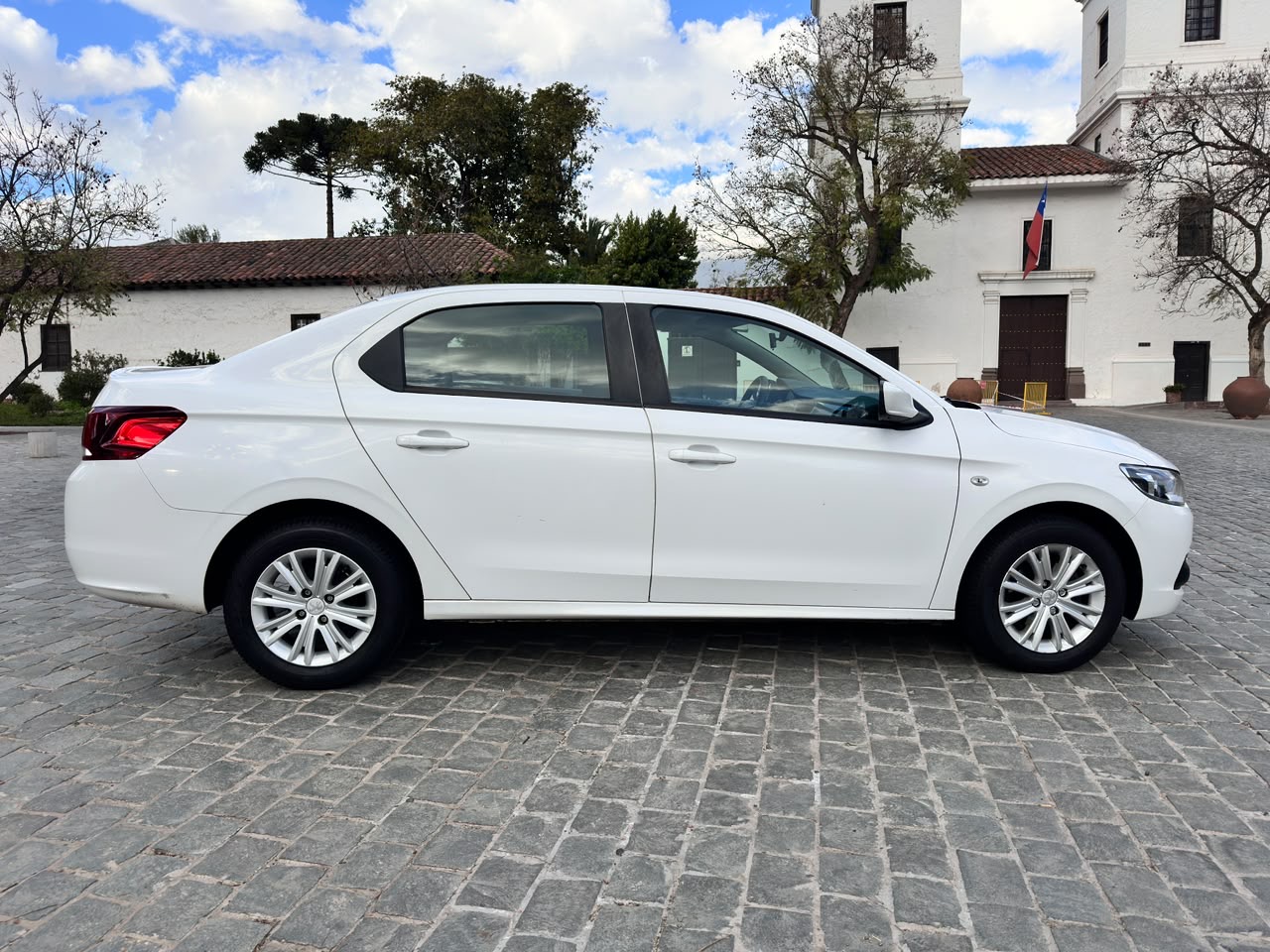 Peugeot 301 Active Hdi — foto 6 de 18