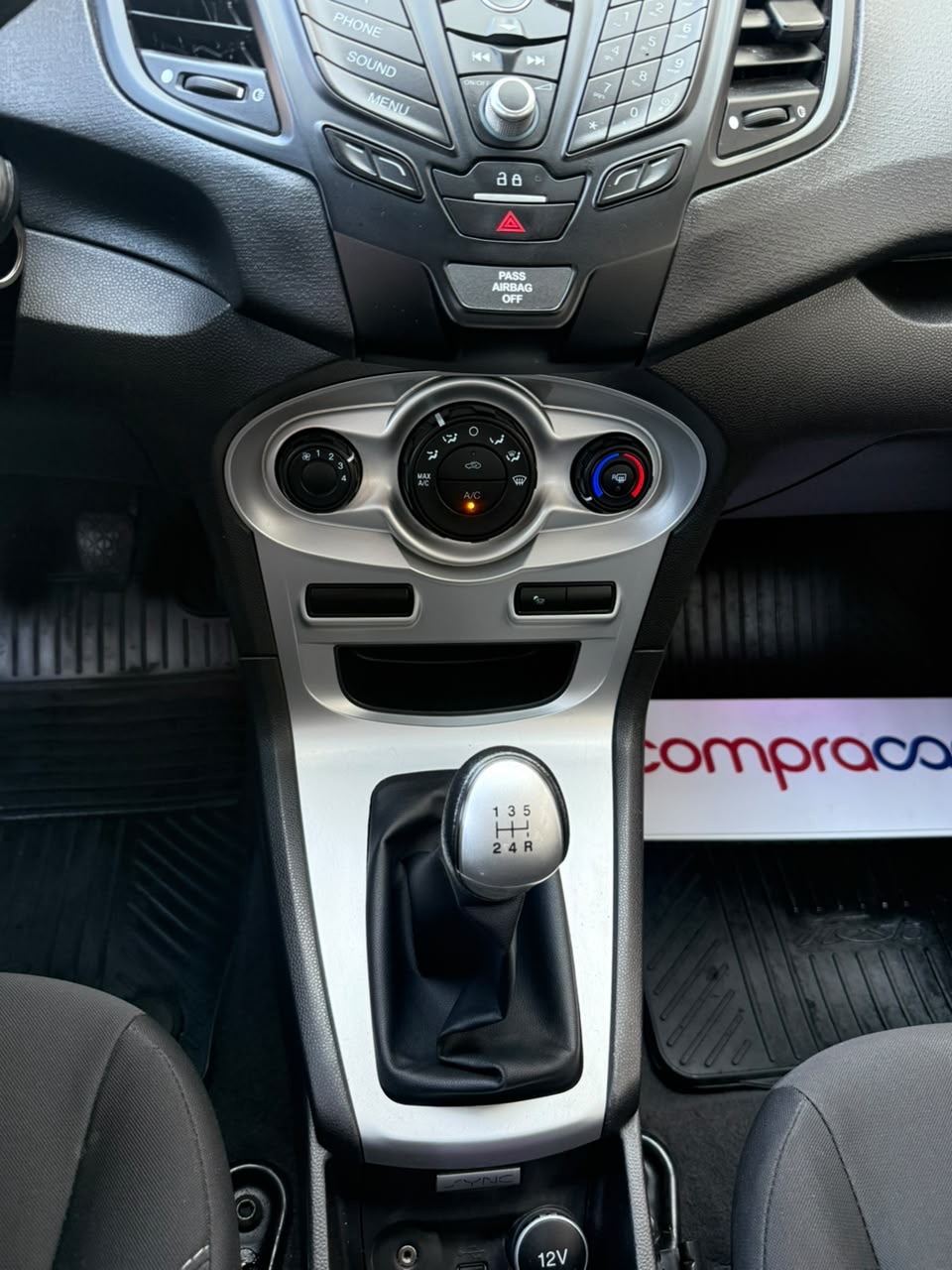 Ford Fiesta — foto 13 de 20