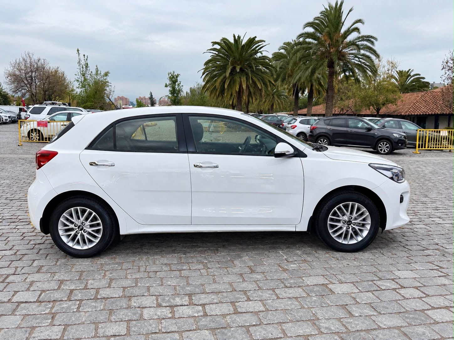 KIA Rio5 — foto 6 de 15