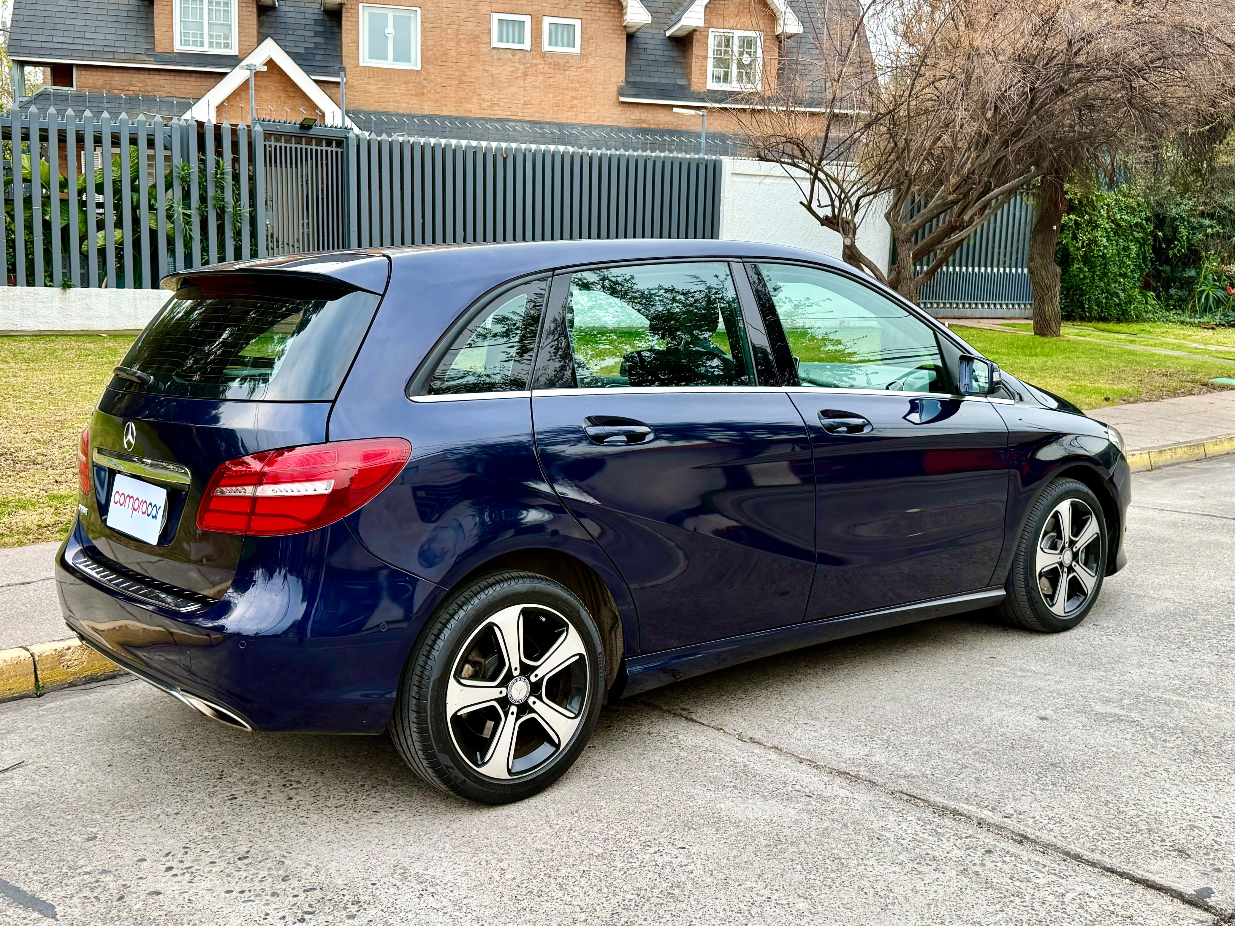 Mercedes-Benz B220 — foto 3 de 20