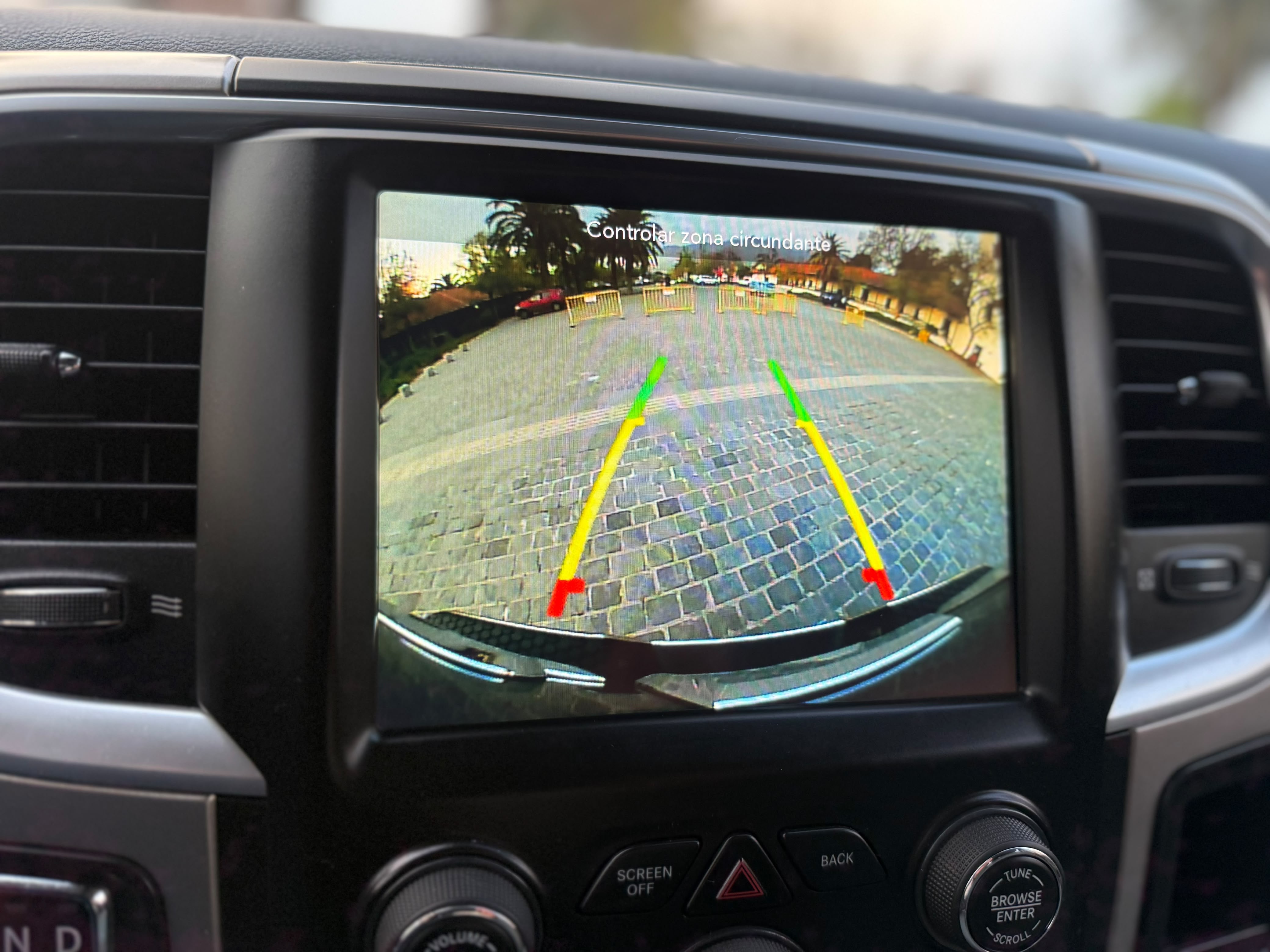 RAM 1500 Quad Slt — foto 15 de 20