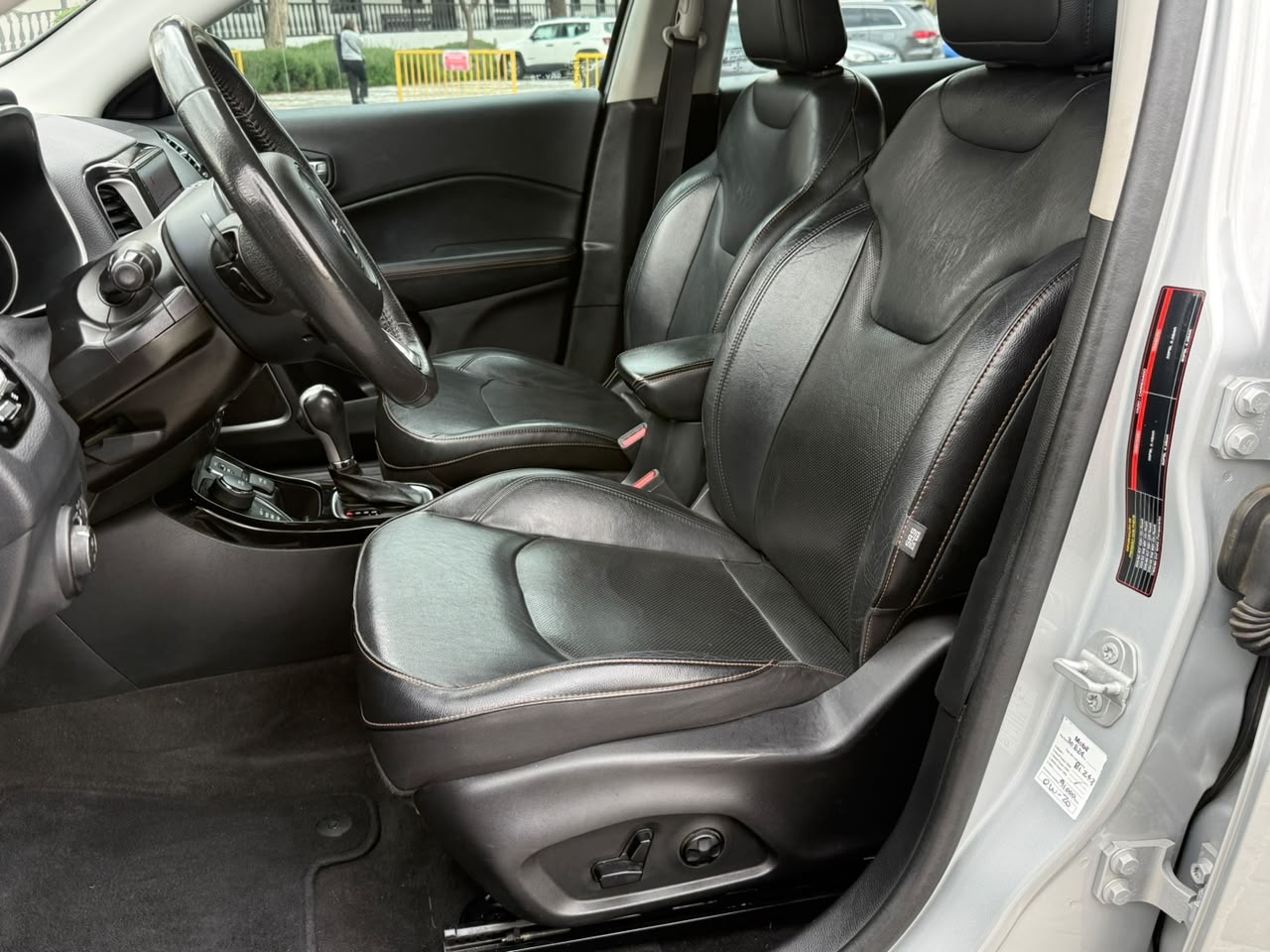 Jeep Compass — foto 17 de 20