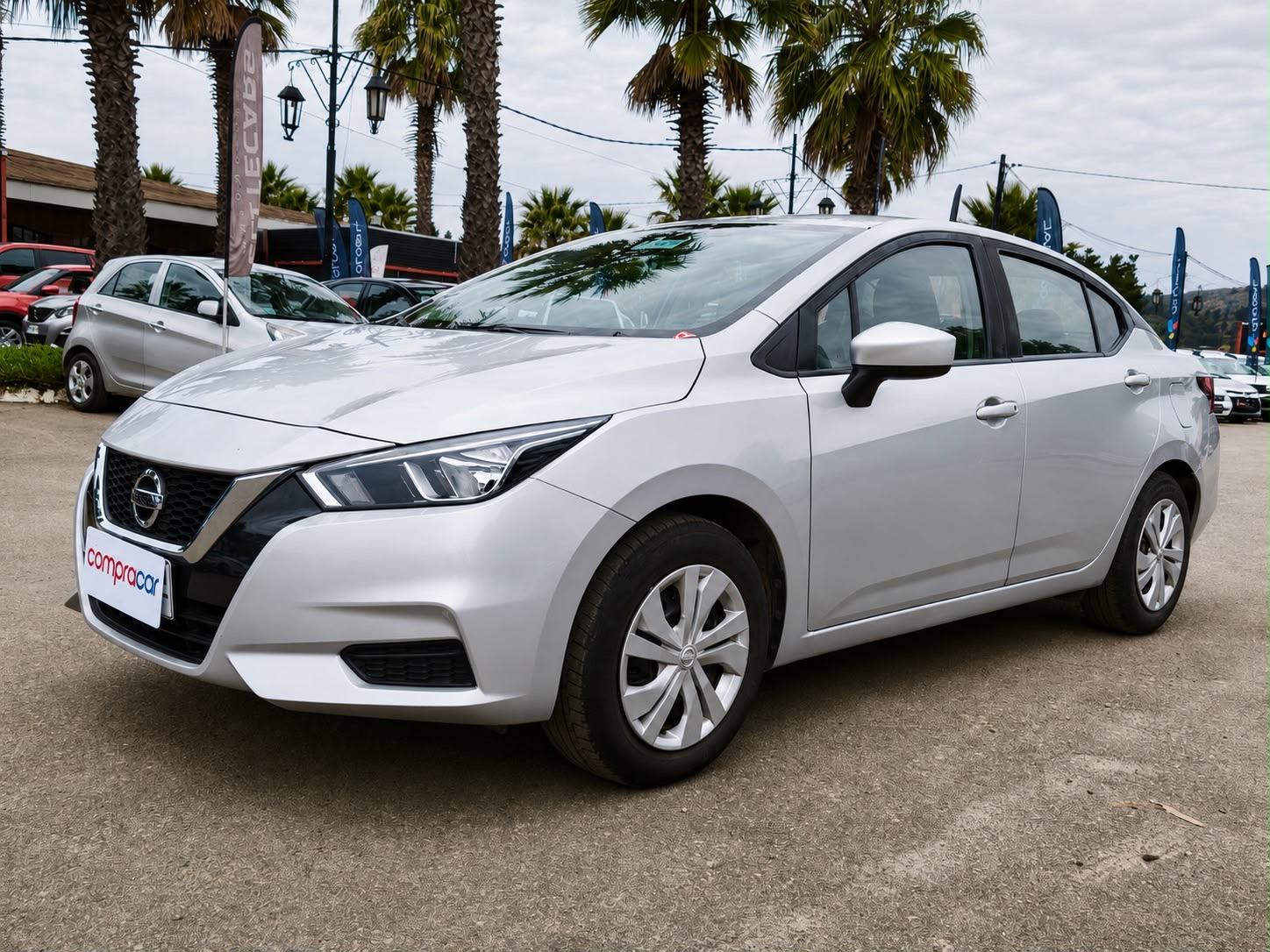 Nissan Versa Sense — foto 1 de 20