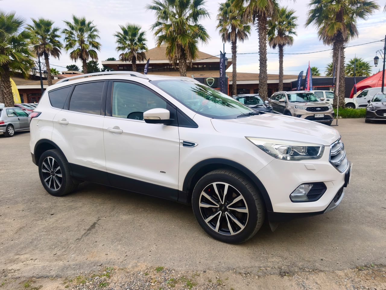 Ford Escape — foto 2 de 15