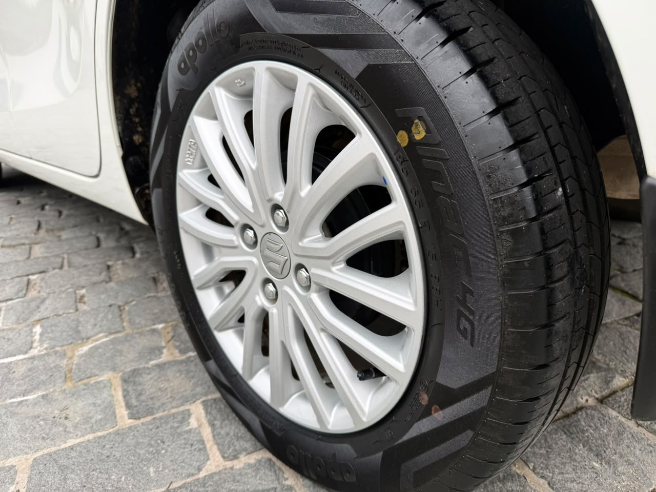 Suzuki Dzire Gl Sport — foto 12 de 20