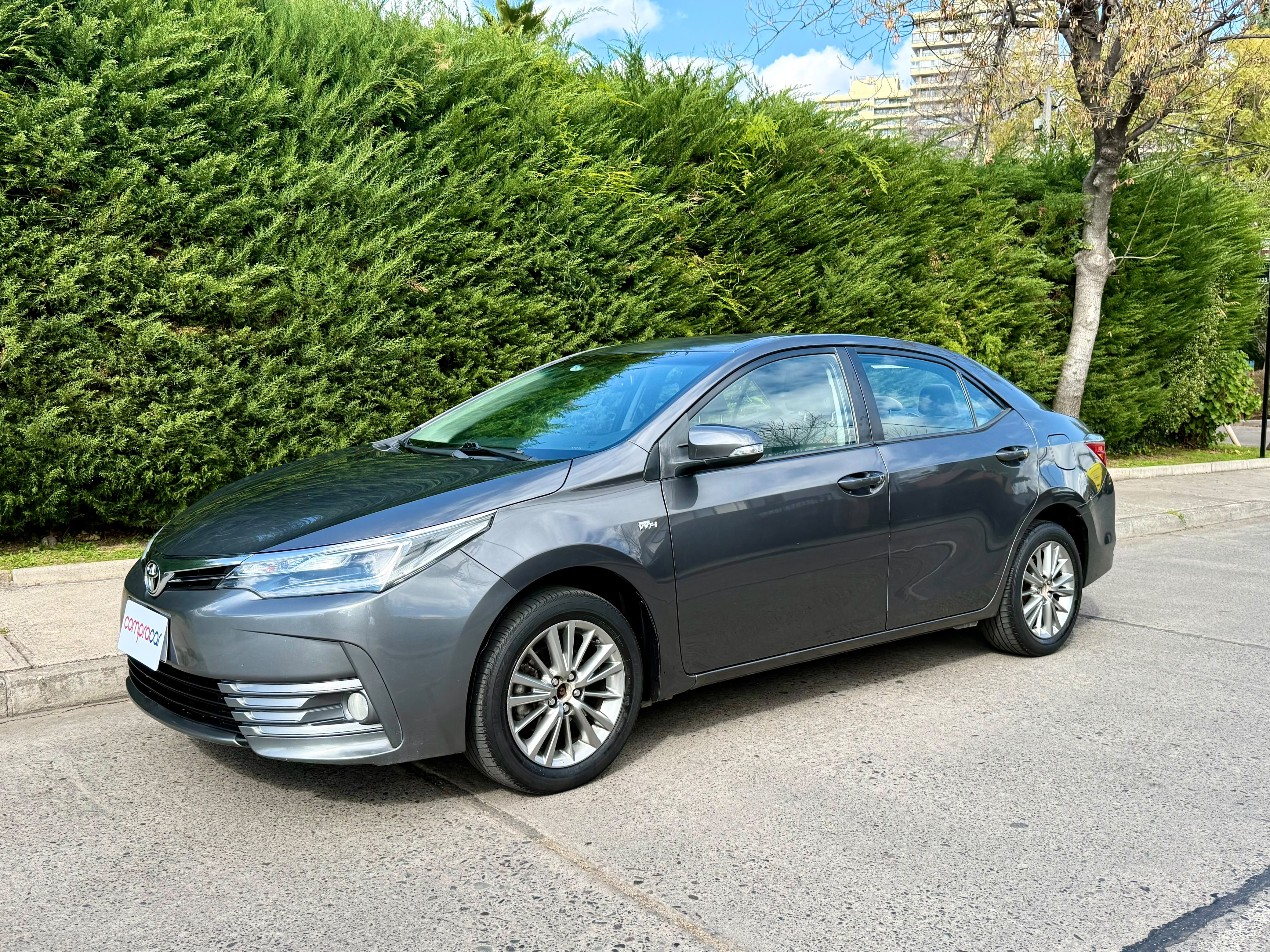 Toyota Corolla — foto 1 de 20