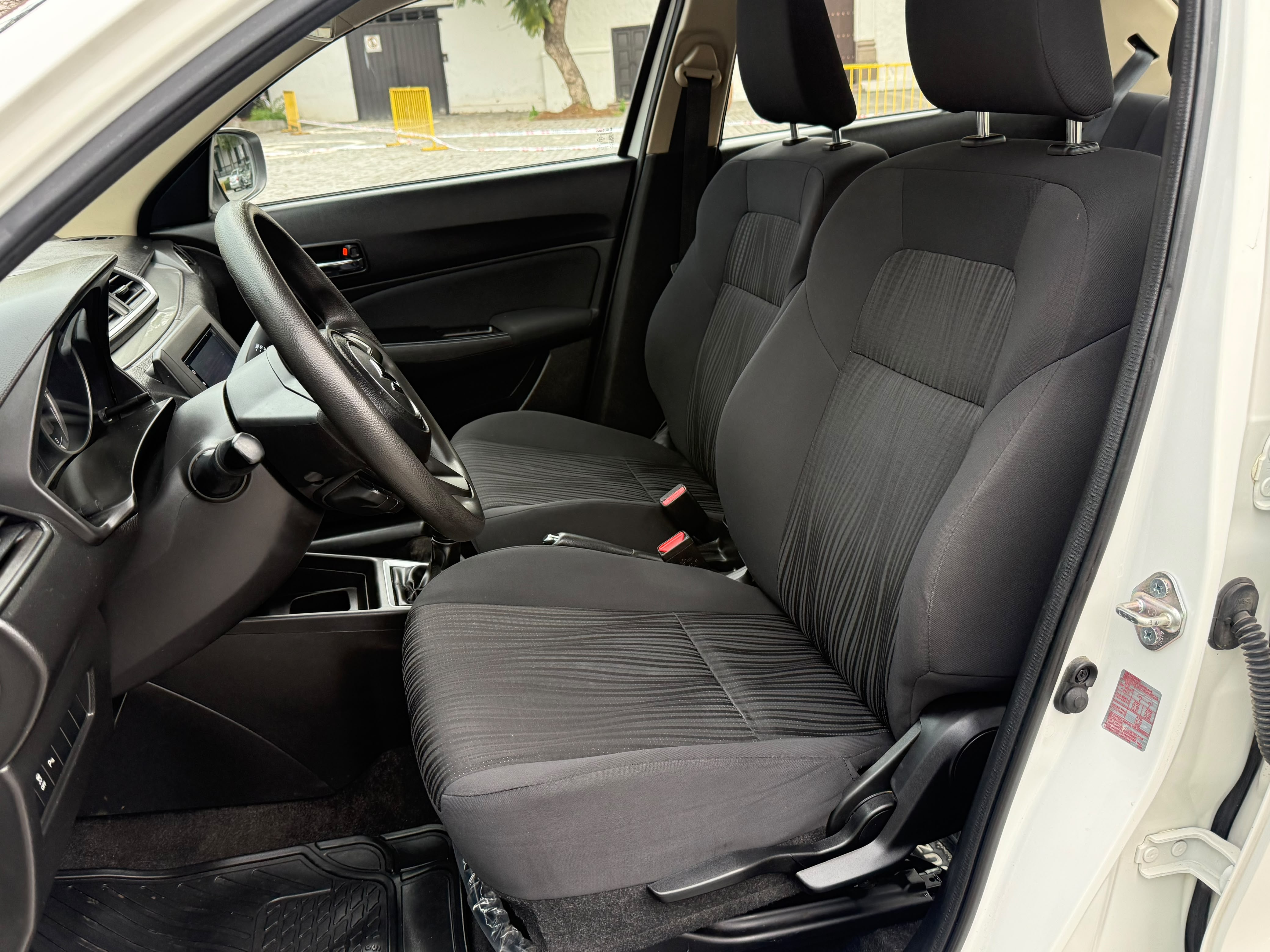 Suzuki Dzire Gl Sport — foto 18 de 20