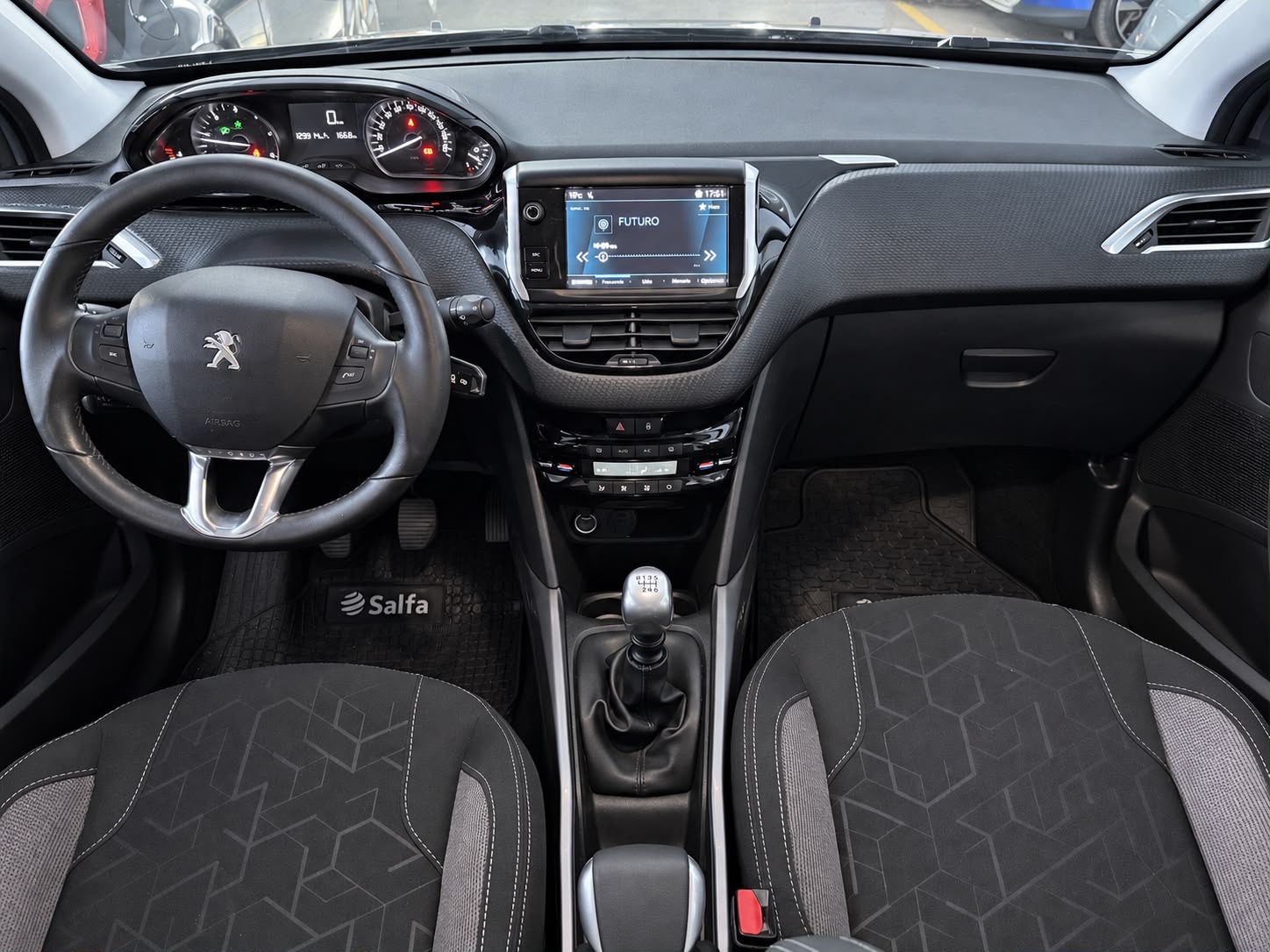 Peugeot 2008 Active Blue Hdi — foto 11 de 15