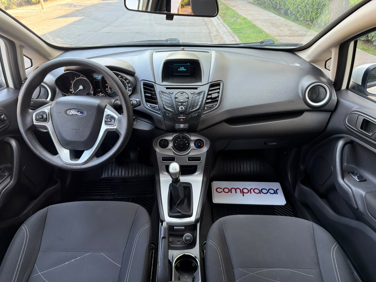 Ford Fiesta — foto 11 de 20