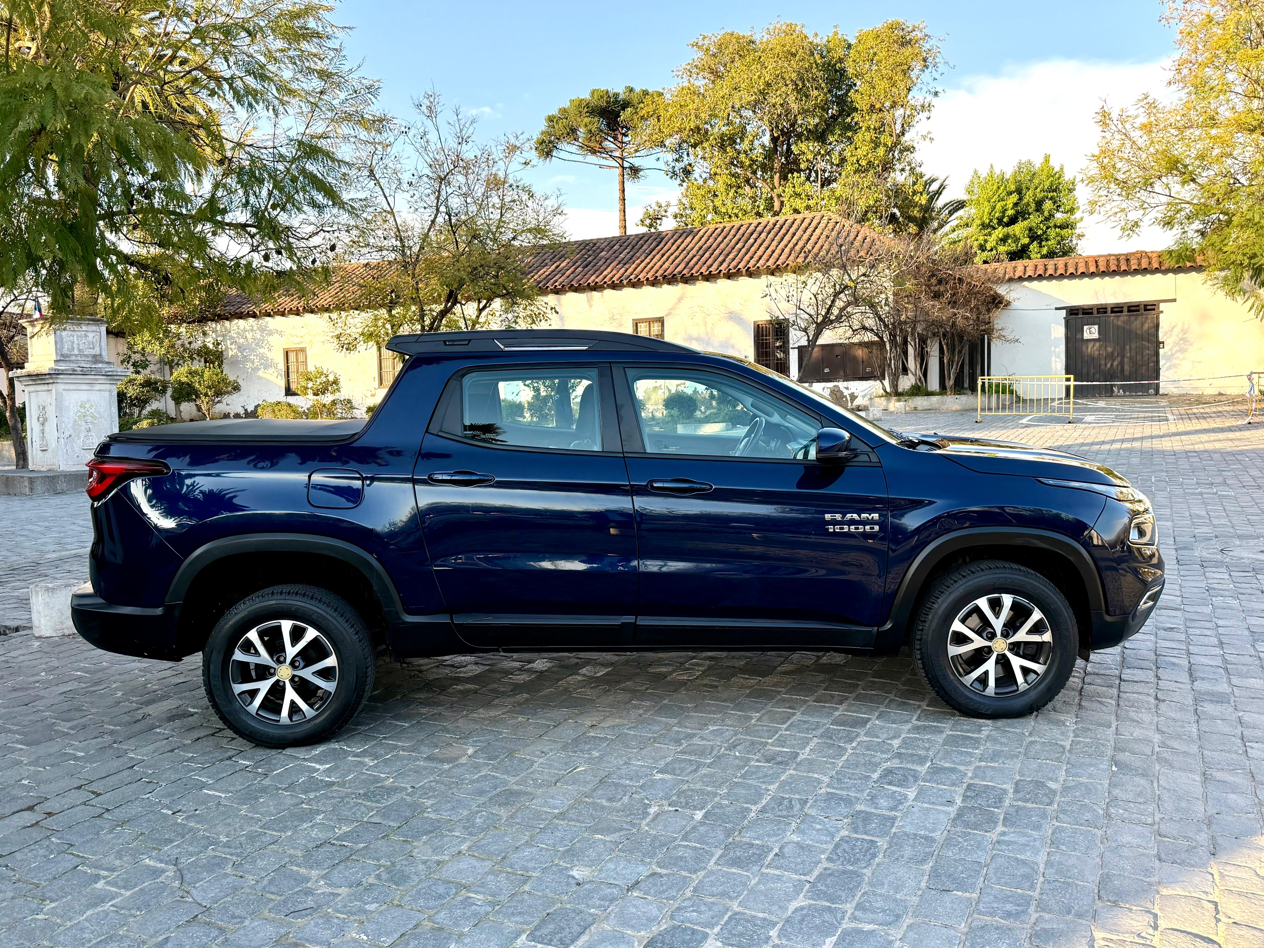 RAM 1000 Big Horn 1.8 At Dcab — foto 6 de 21