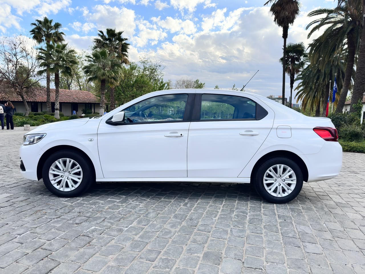 Peugeot 301 Active Hdi — foto 5 de 18
