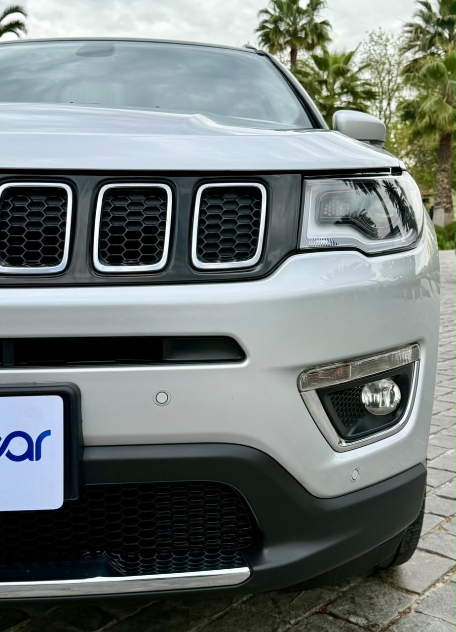 Jeep Compass — foto 8 de 20