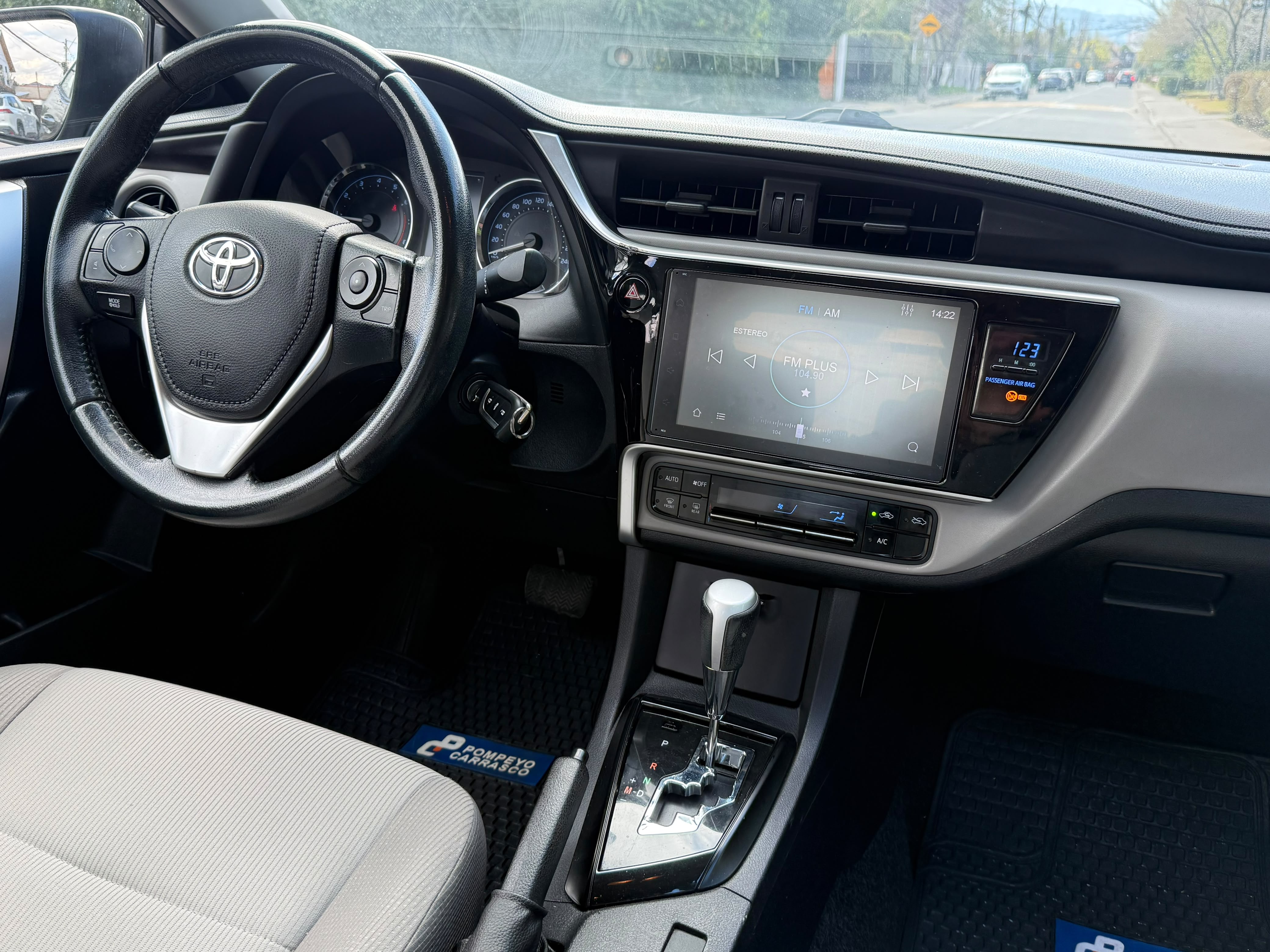 Toyota Corolla — foto 16 de 20