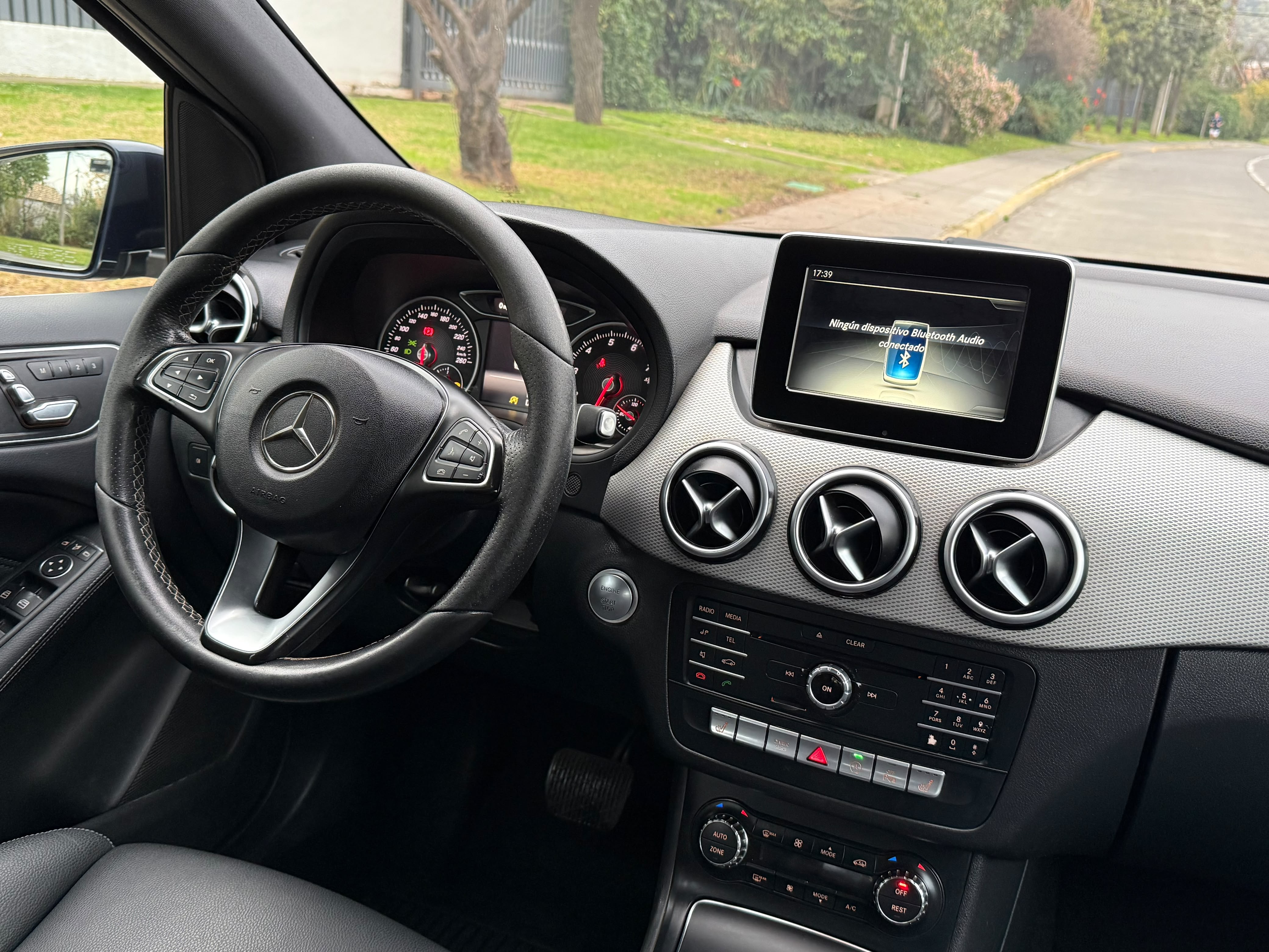 Mercedes-Benz B220 — foto 16 de 20