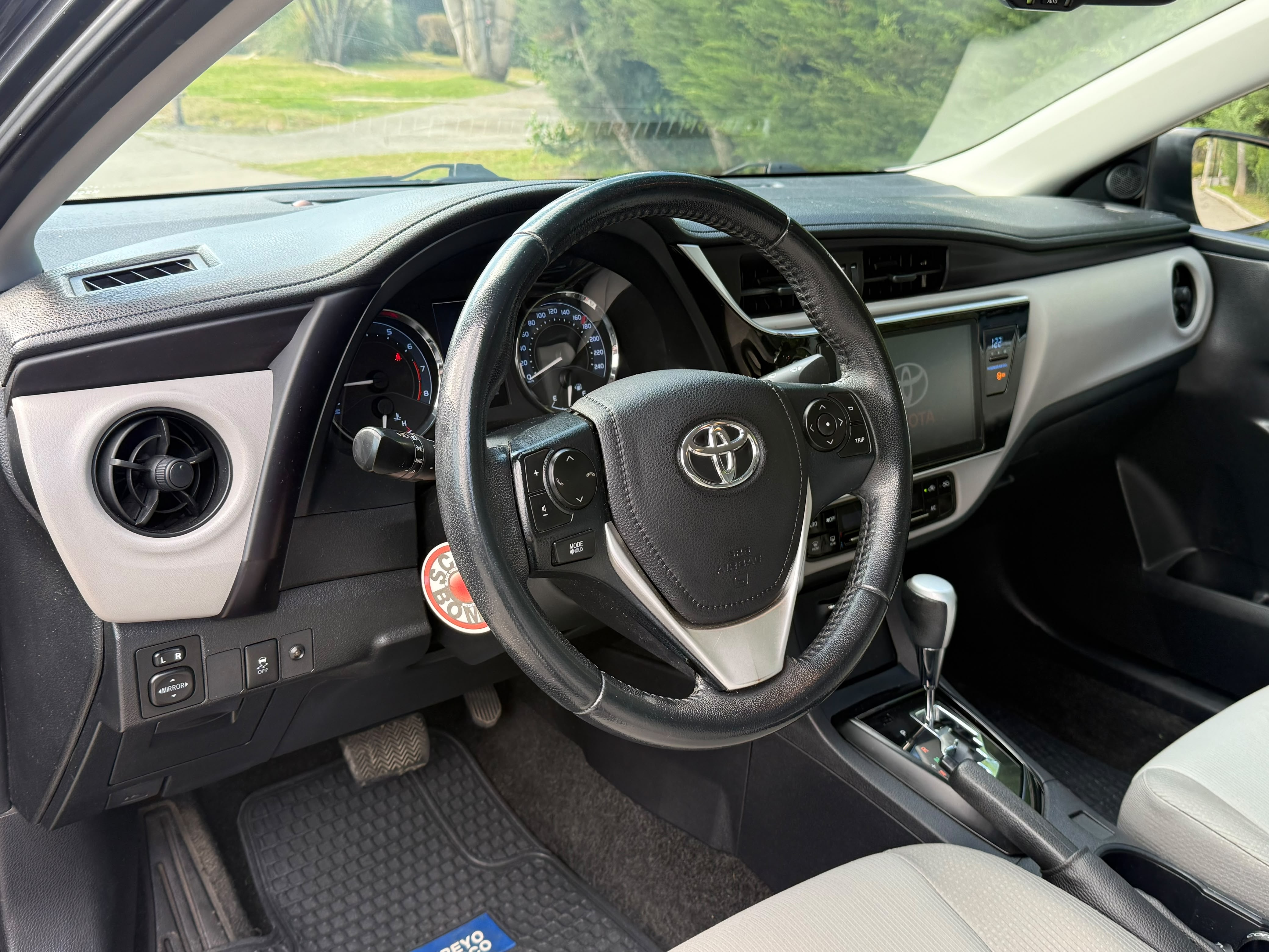 Toyota Corolla — foto 18 de 20
