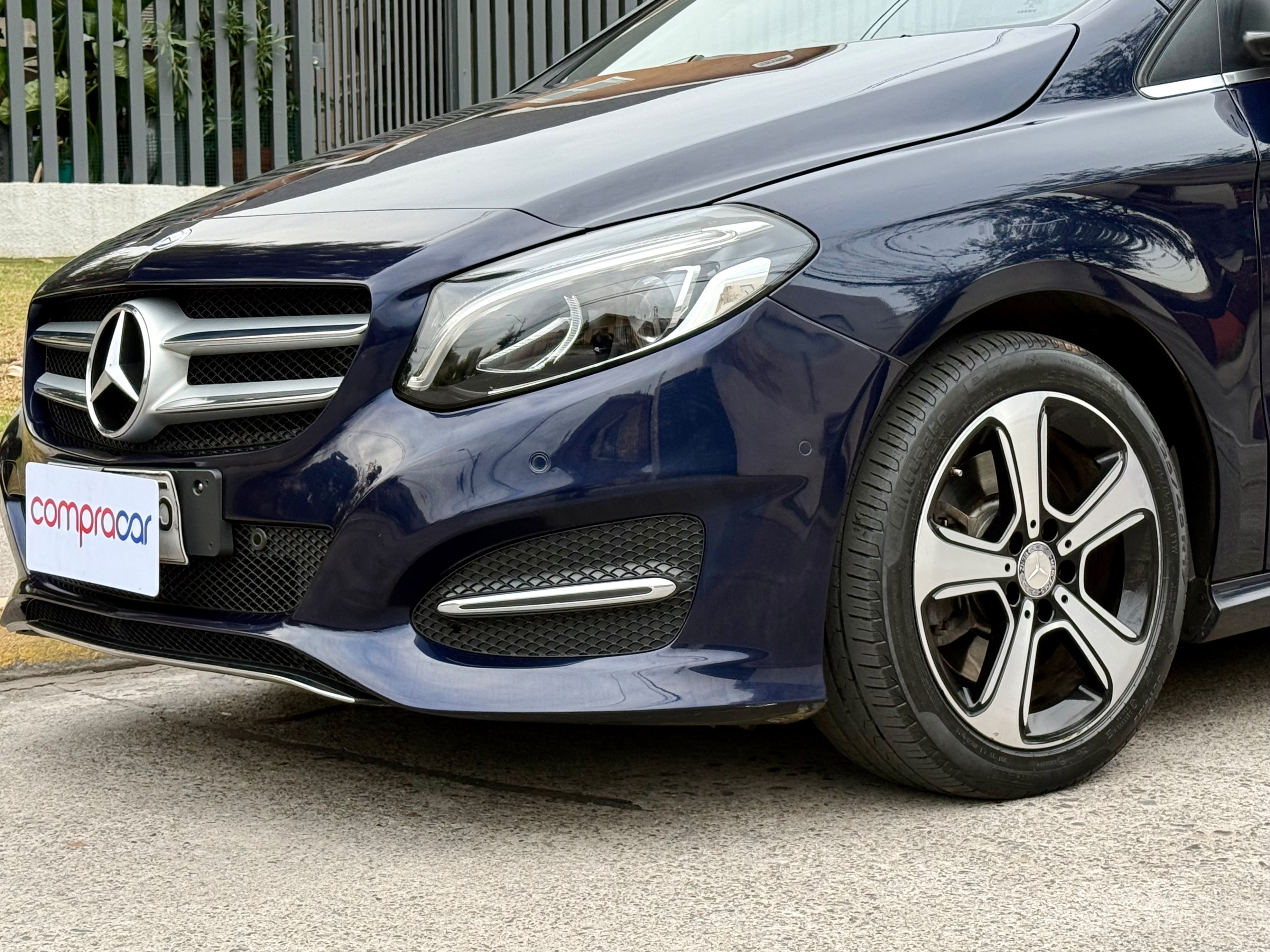 Mercedes-Benz B220 — foto 8 de 20