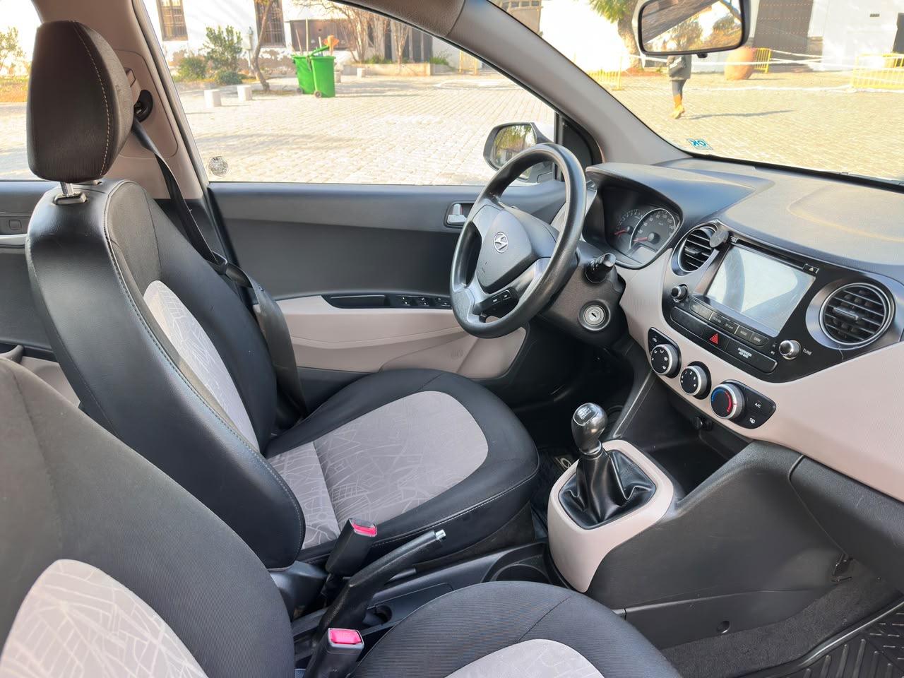 Hyundai Grand I10 — foto 15 de 18
