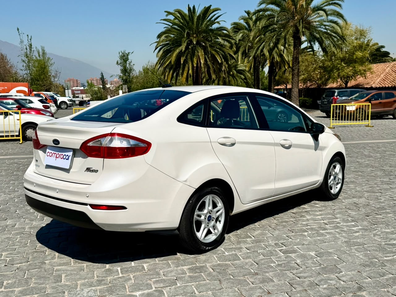 Ford Fiesta — foto 3 de 20